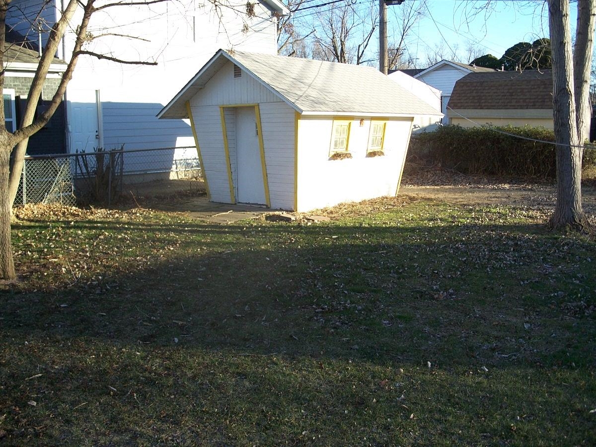 7609 E Indianapolis Property Photo 3