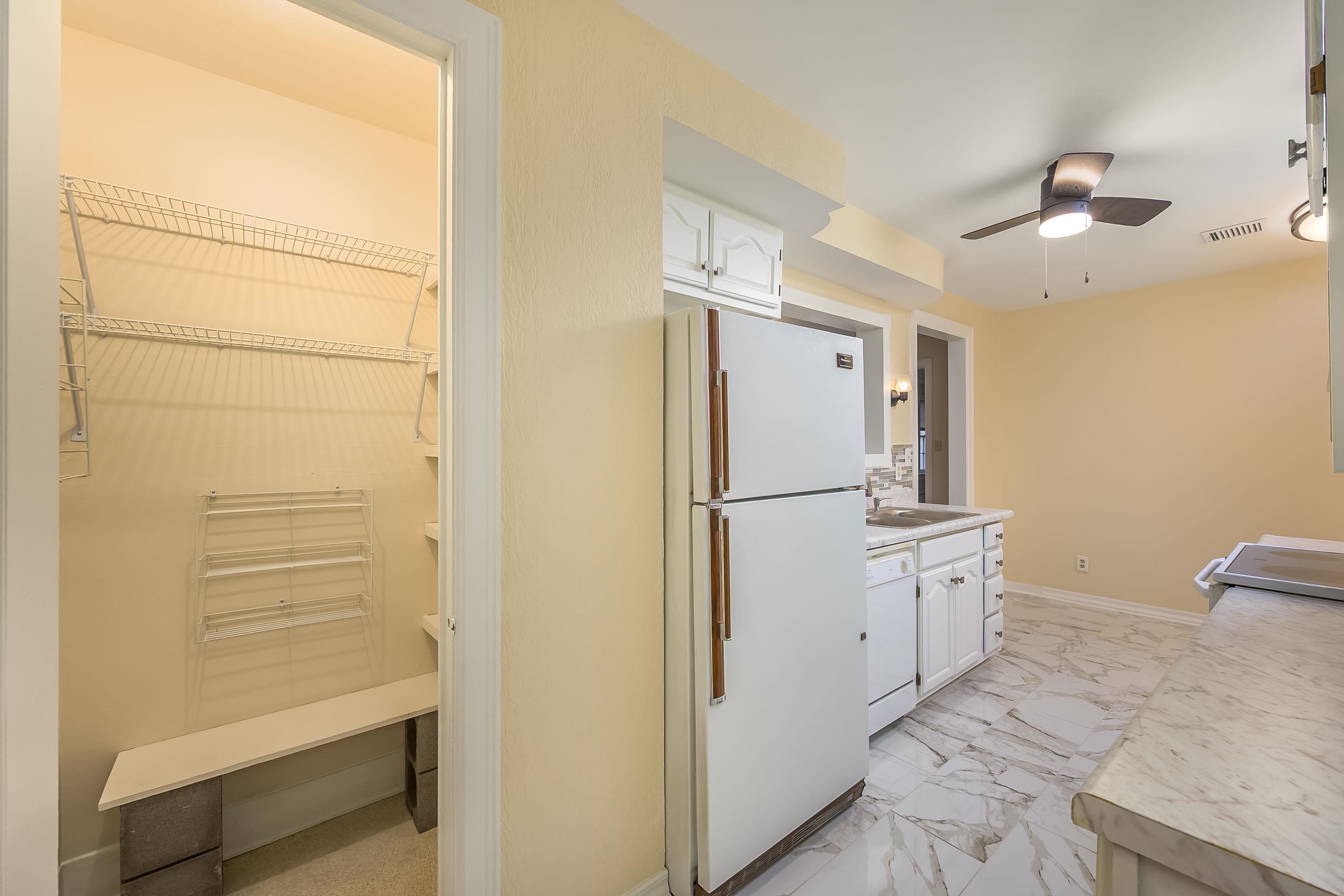 115 S Rutan Ave 5 E Property Photo 9