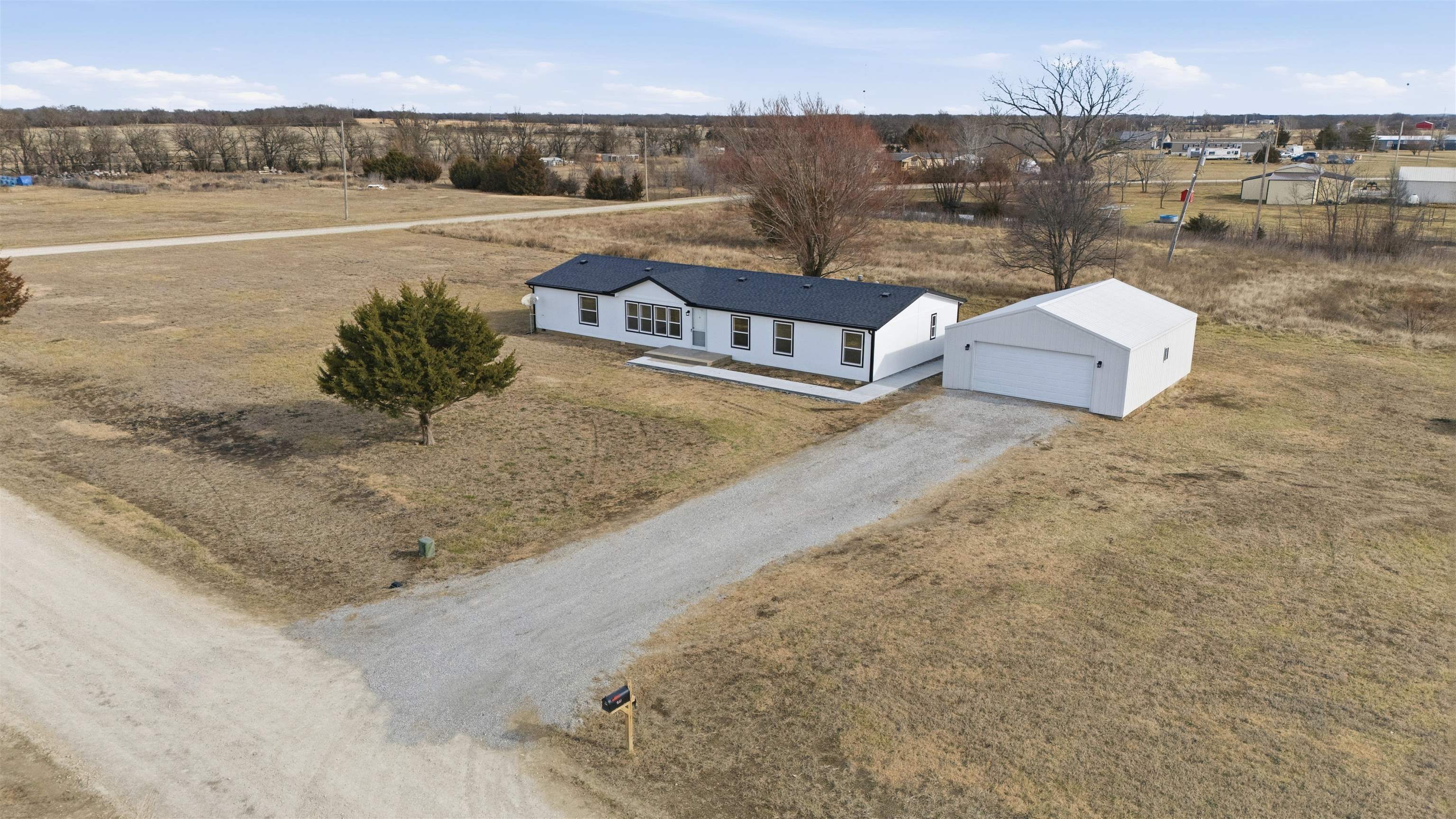 9610 Se Kay Property Photo 1