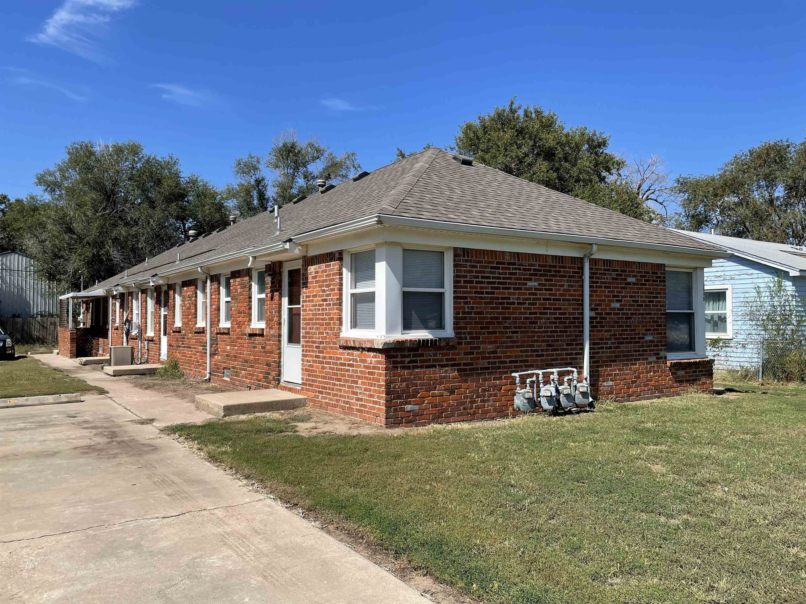 1703 S Glenn Property Photo 1