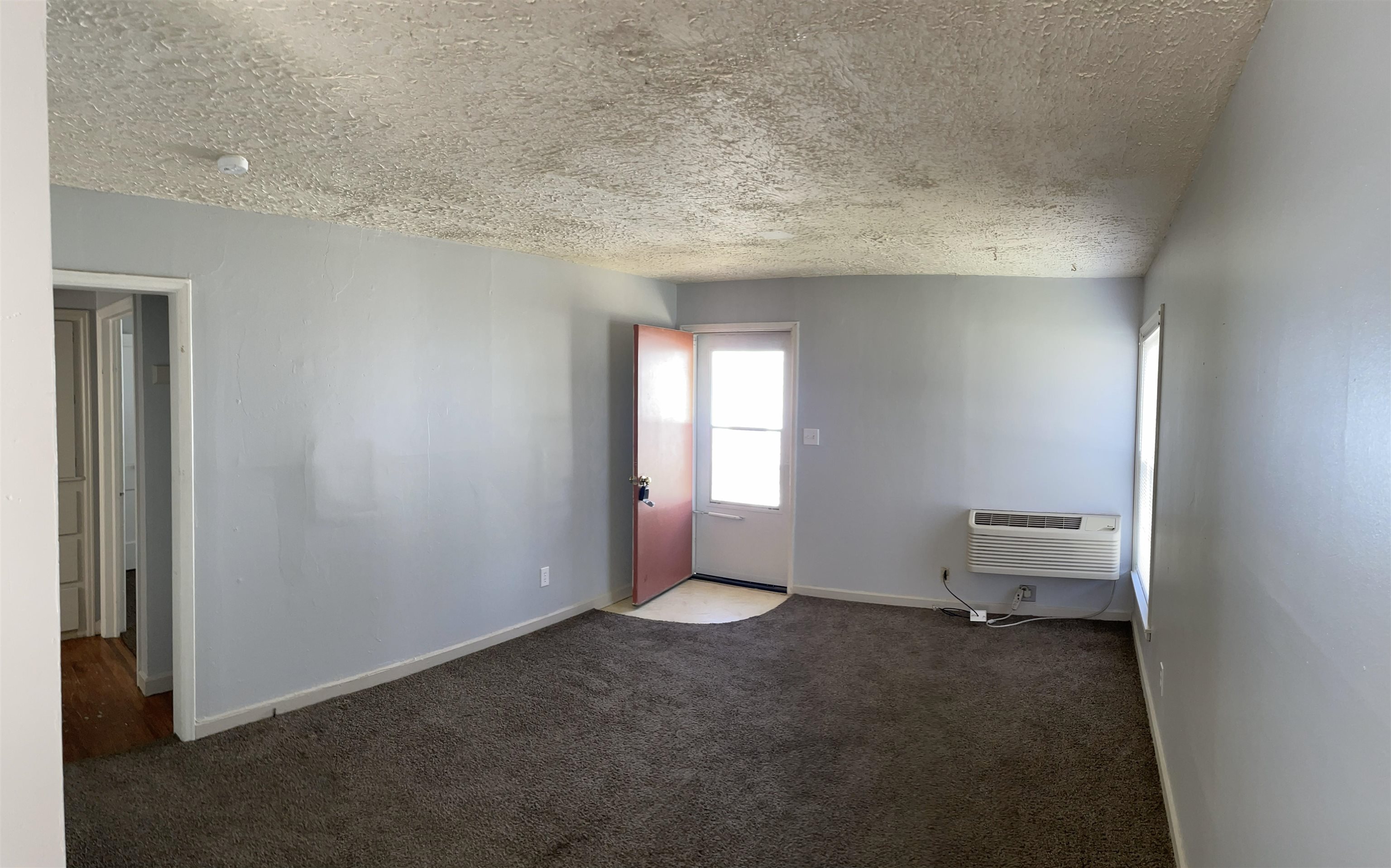 1703 S Glenn Property Photo 2