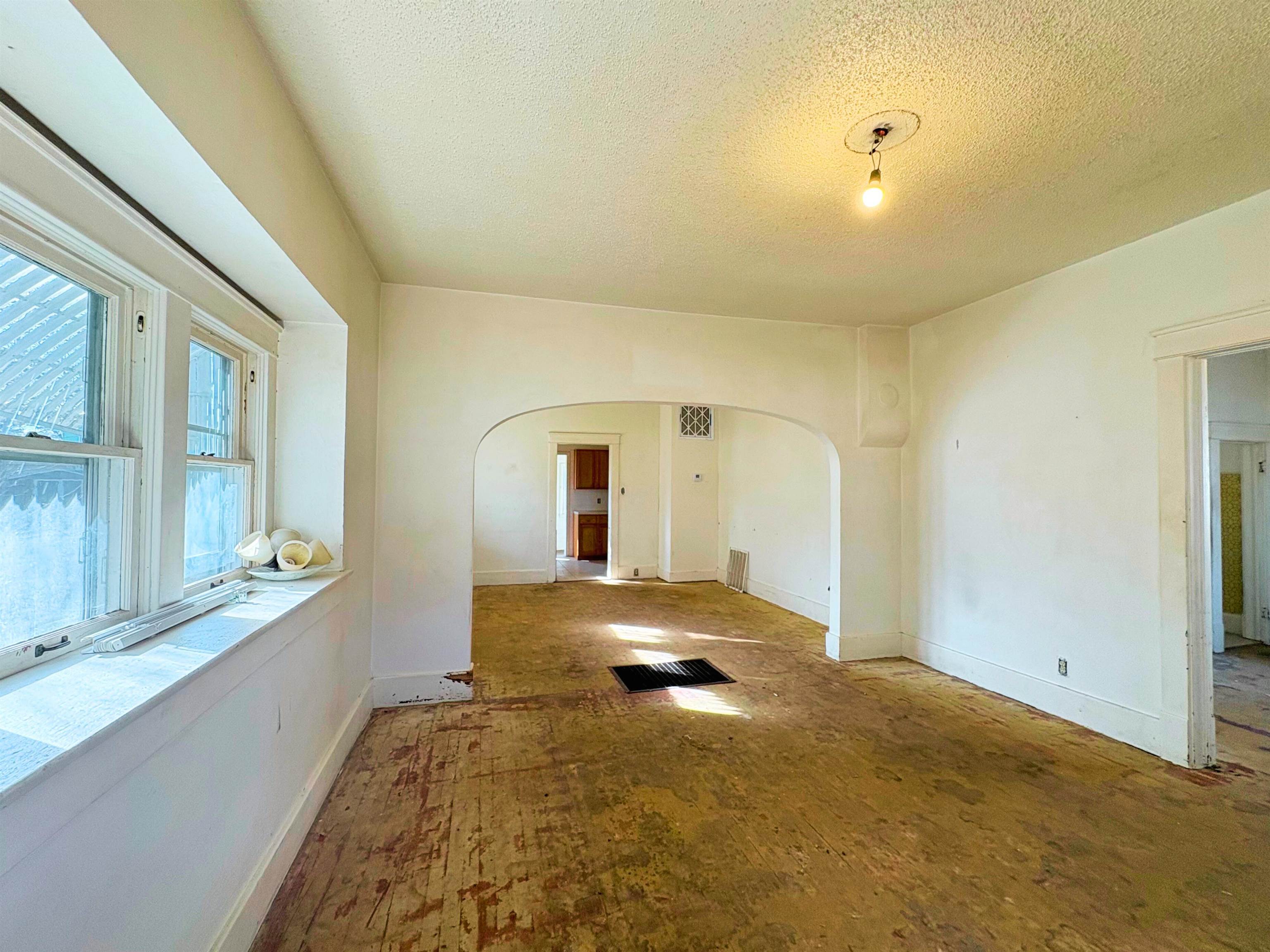 811 S D St Property Photo 2