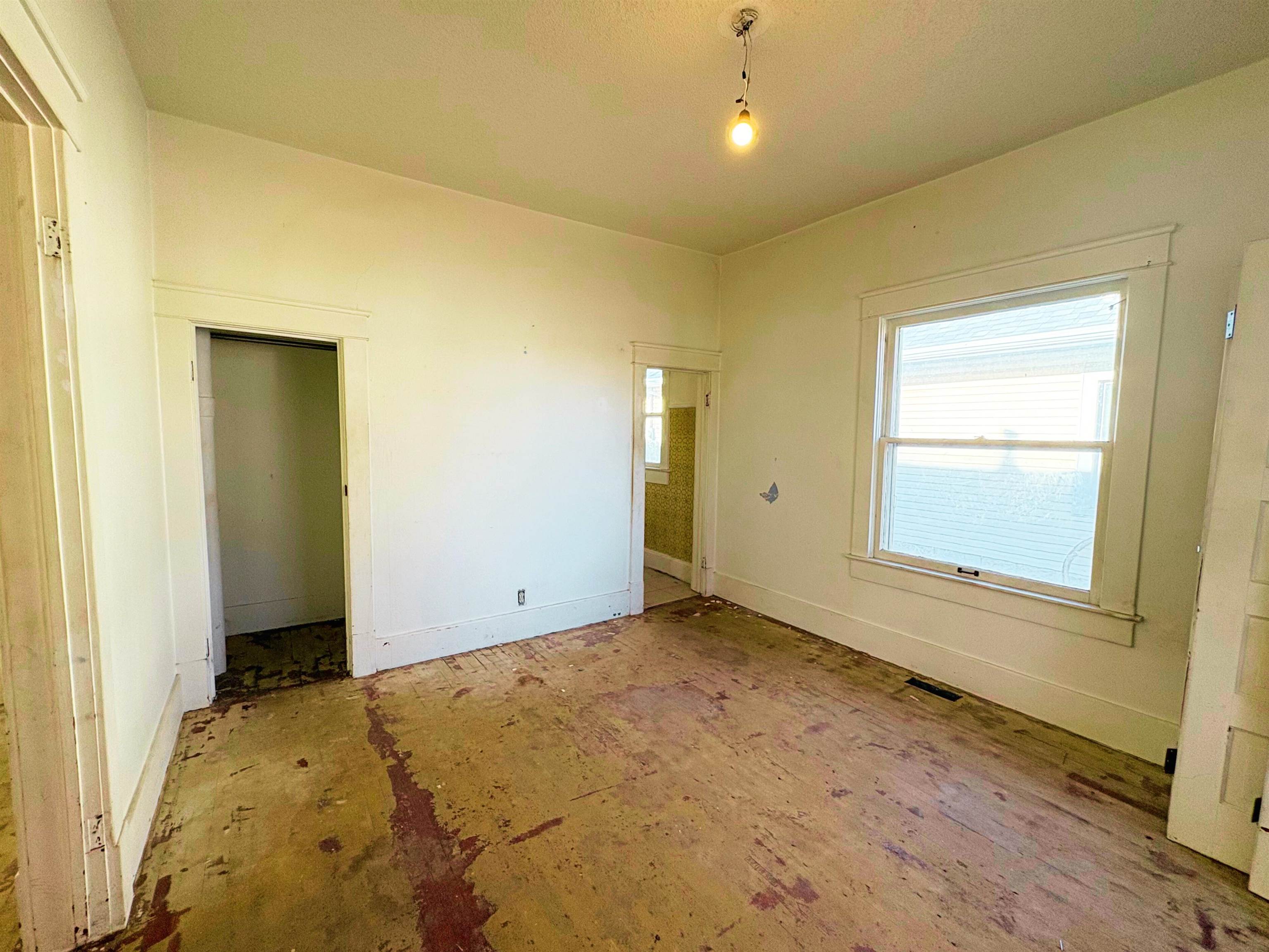 811 S D St Property Photo 3