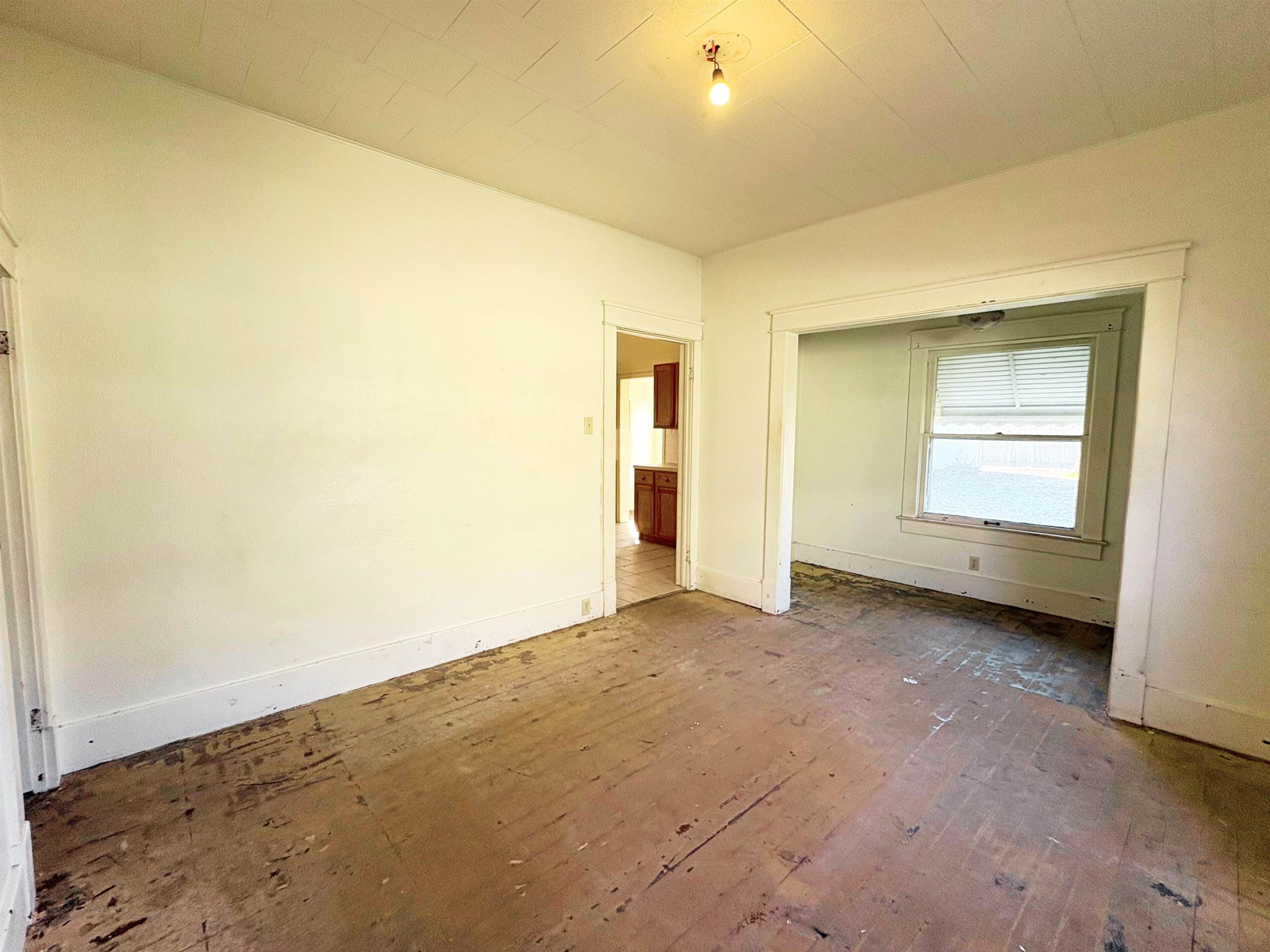 811 S D St Property Photo 5