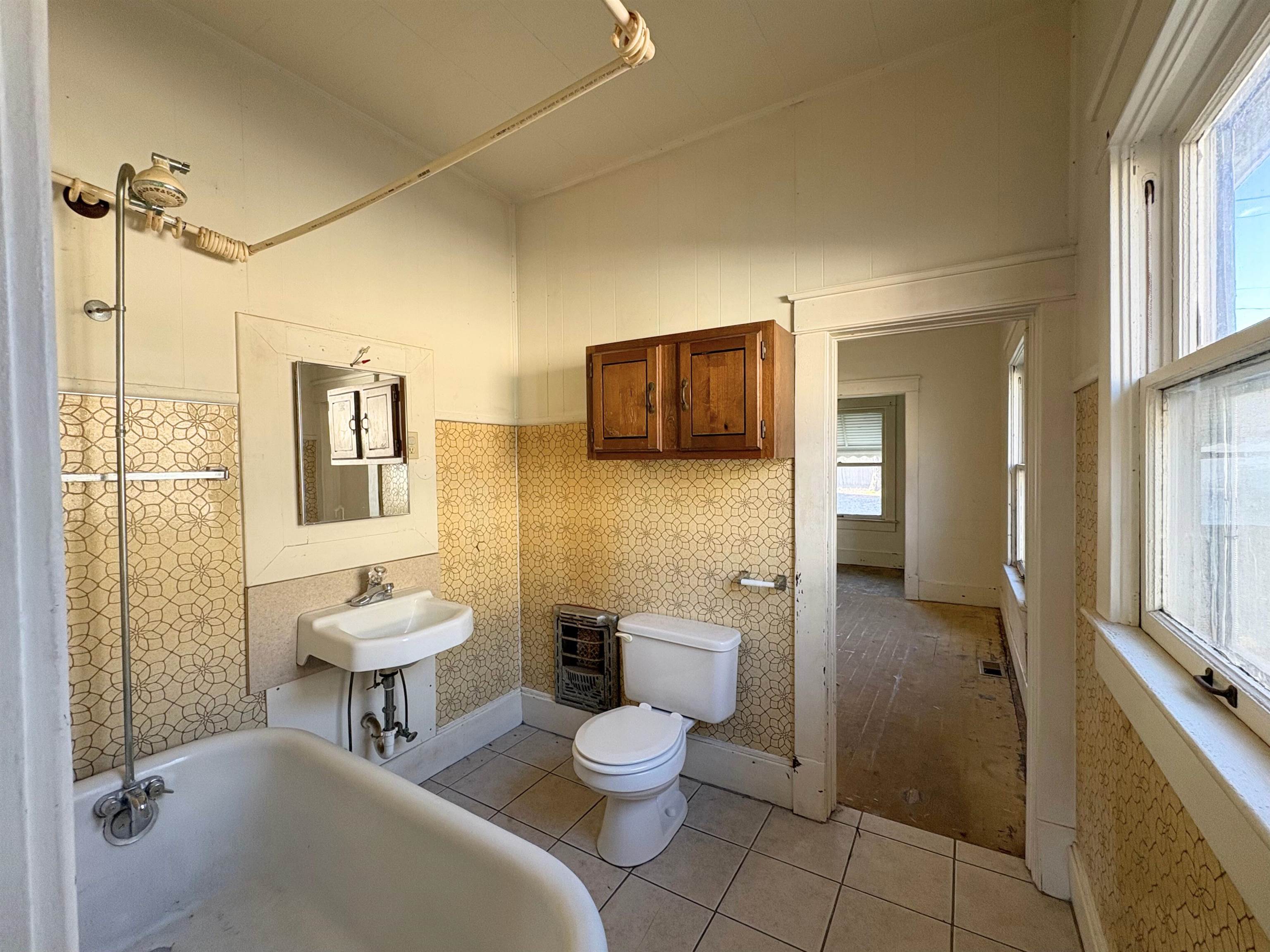 811 S D St Property Photo 6