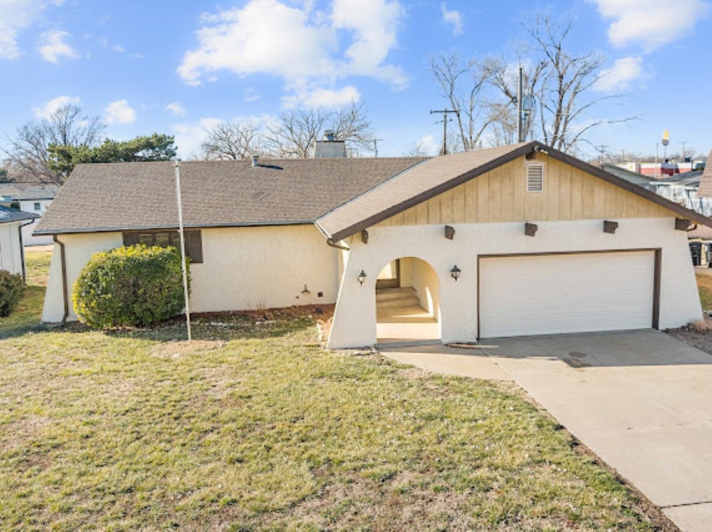 730 Moundview Ave. Property Photo 1