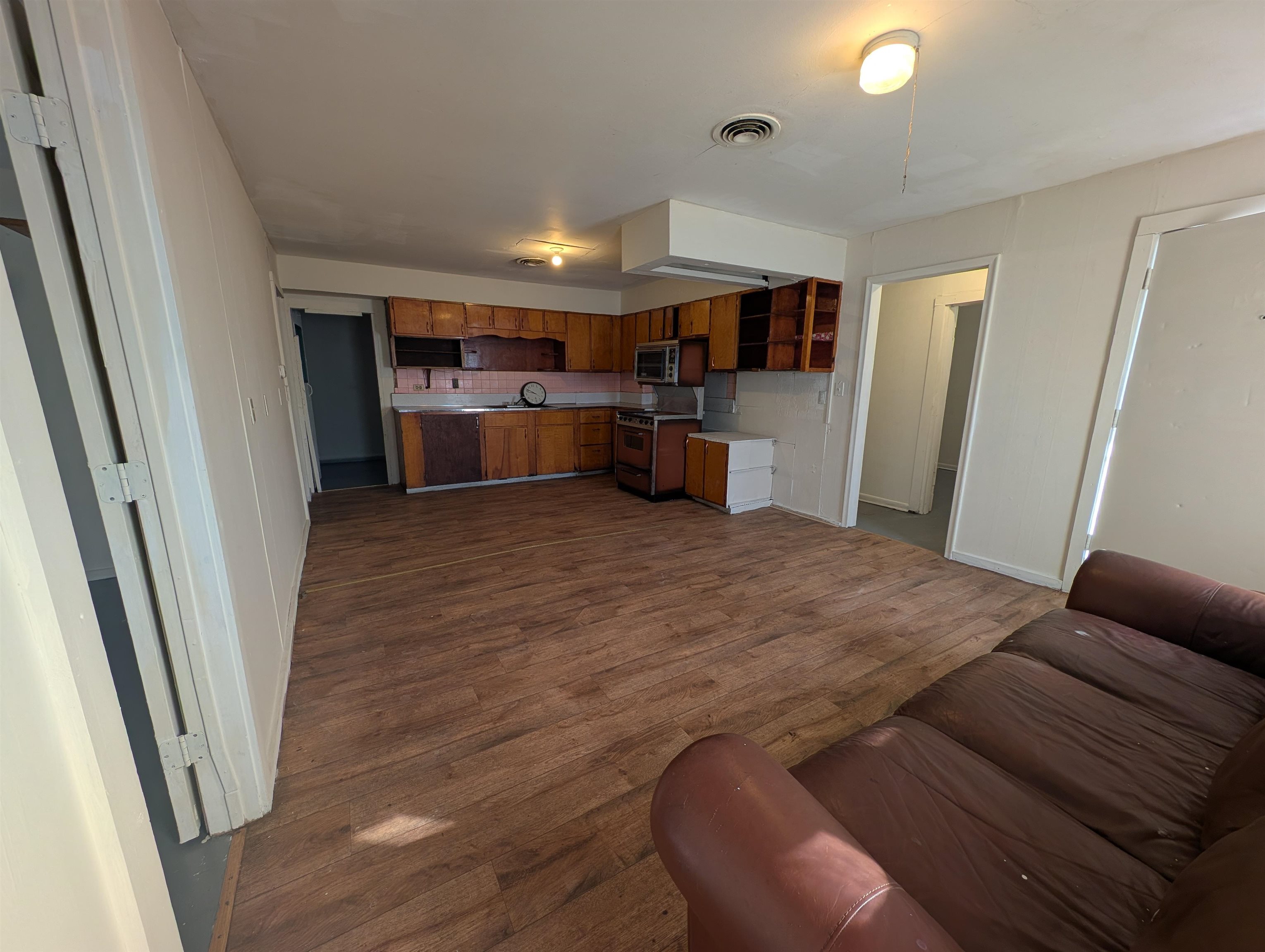220-224 W Harry St Property Photo 27