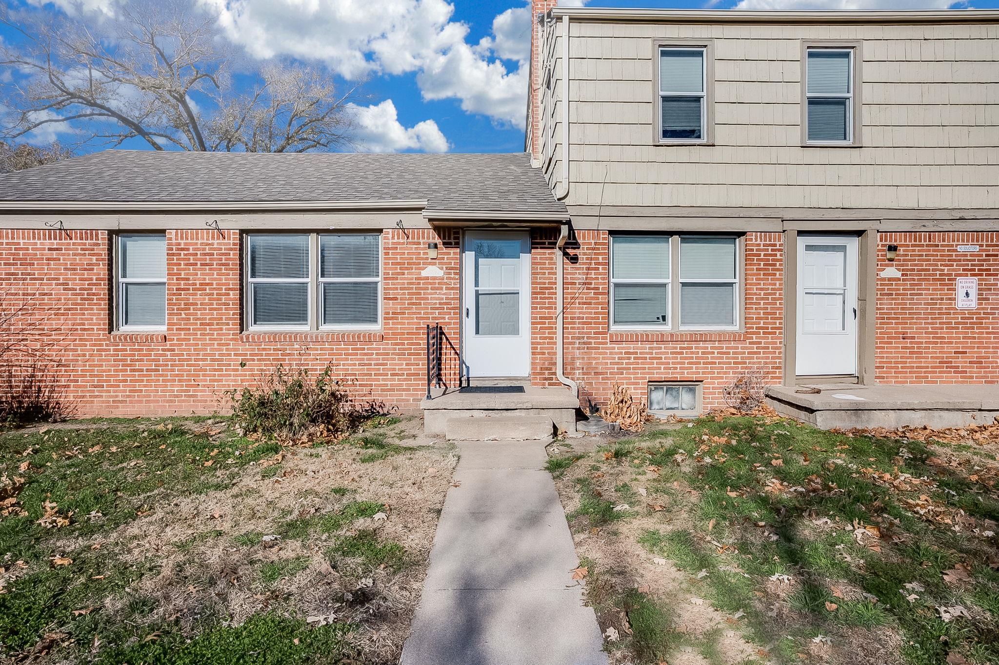 2801 E Harry St Property Photo 3