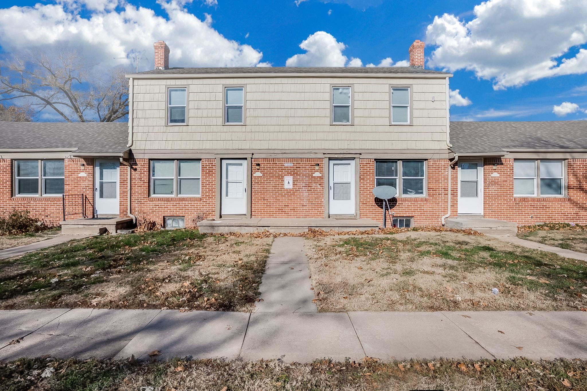 2801 E Harry St Property Photo 4