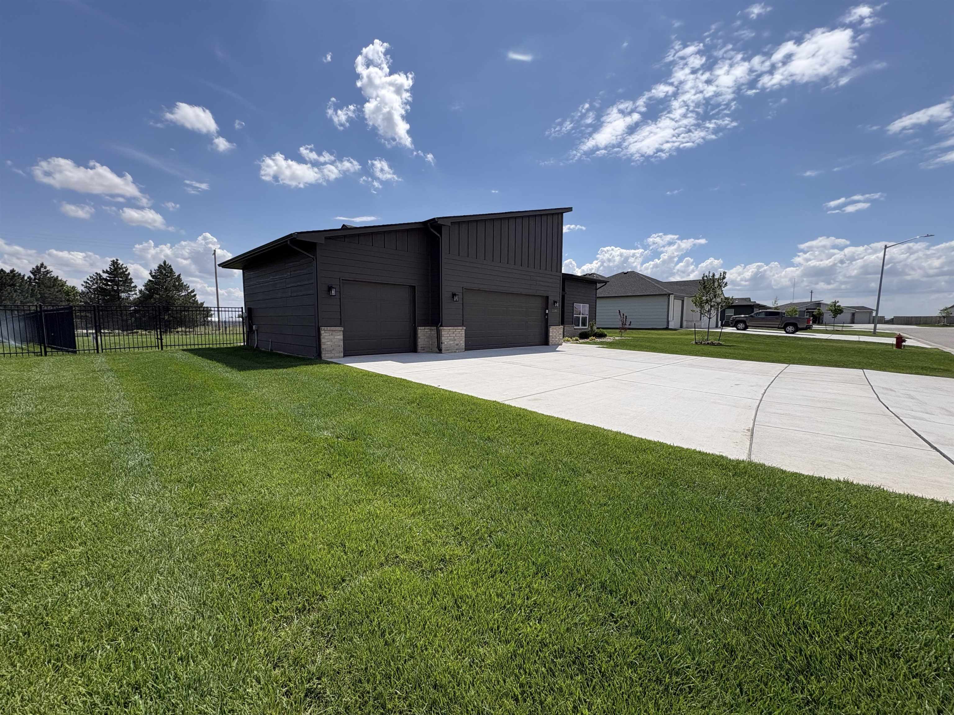 1149 Trek Cir Property Photo 3
