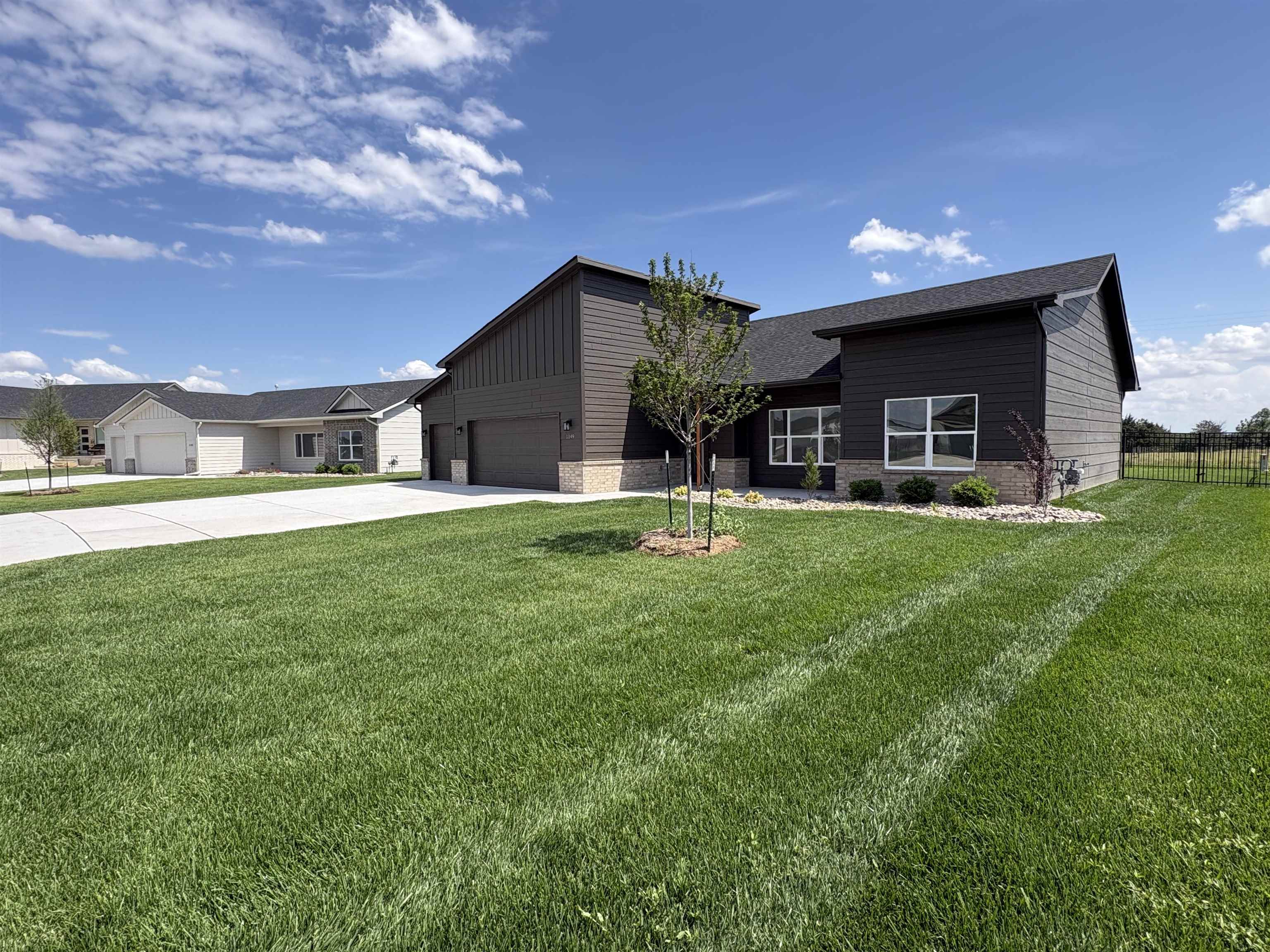 1149 Trek Cir Property Photo 4