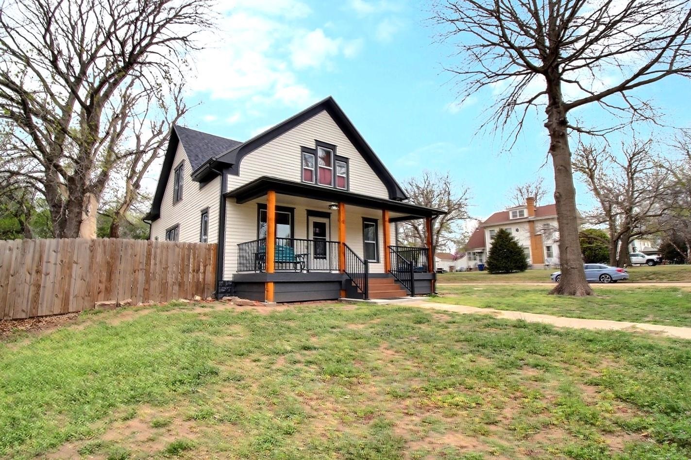 635 Cedar St Property Photo 3