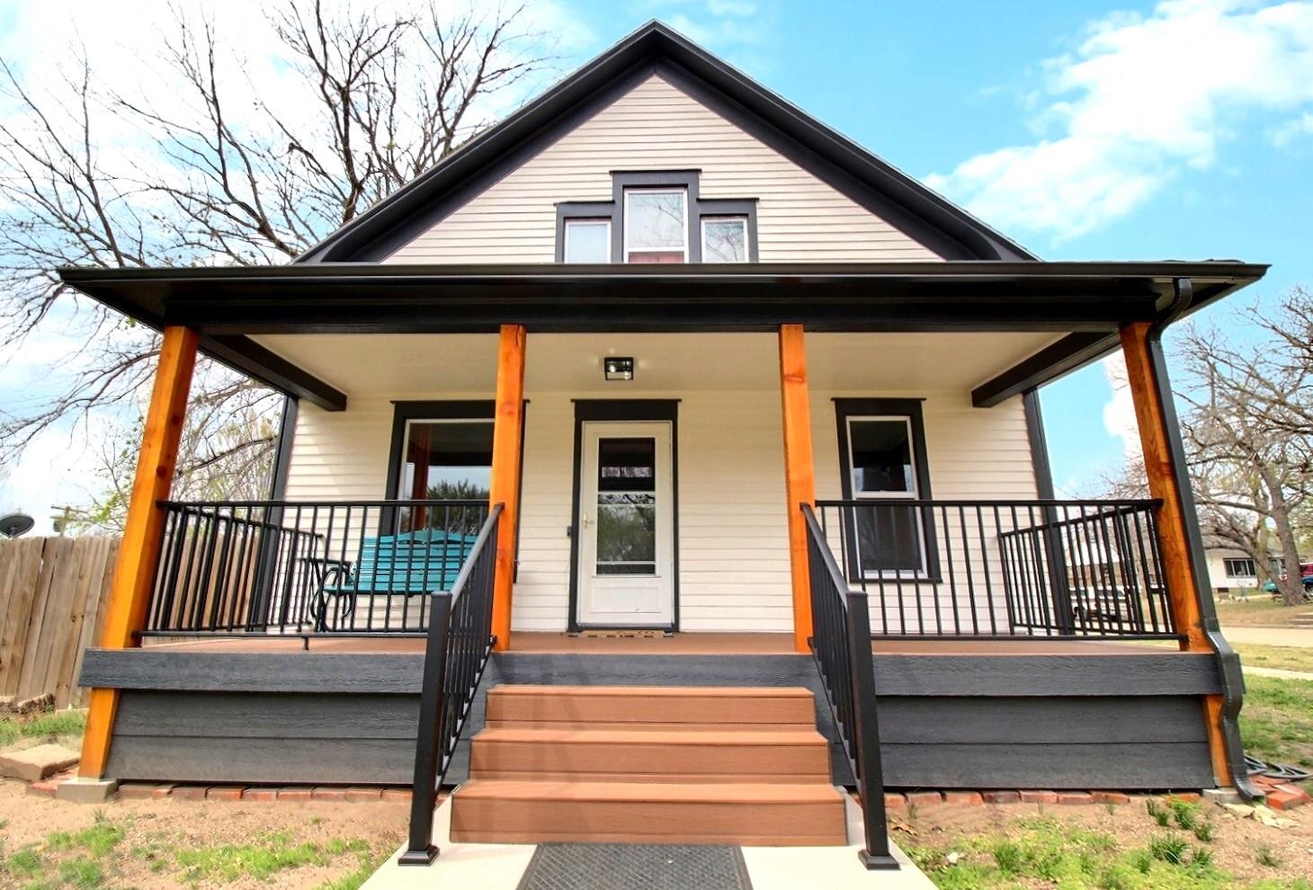 635 Cedar St Property Photo 4