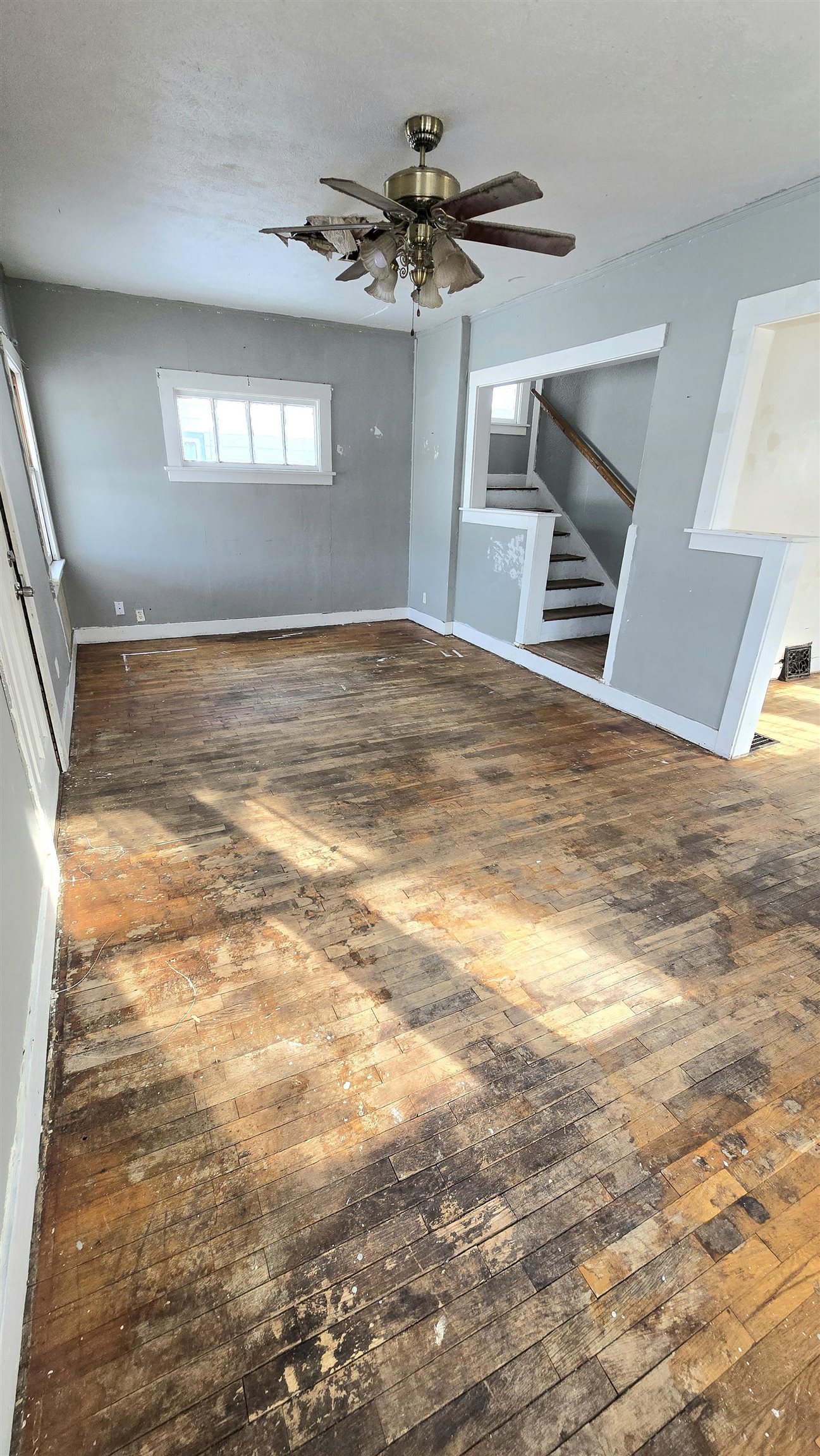 106 N West Pl Property Photo 2