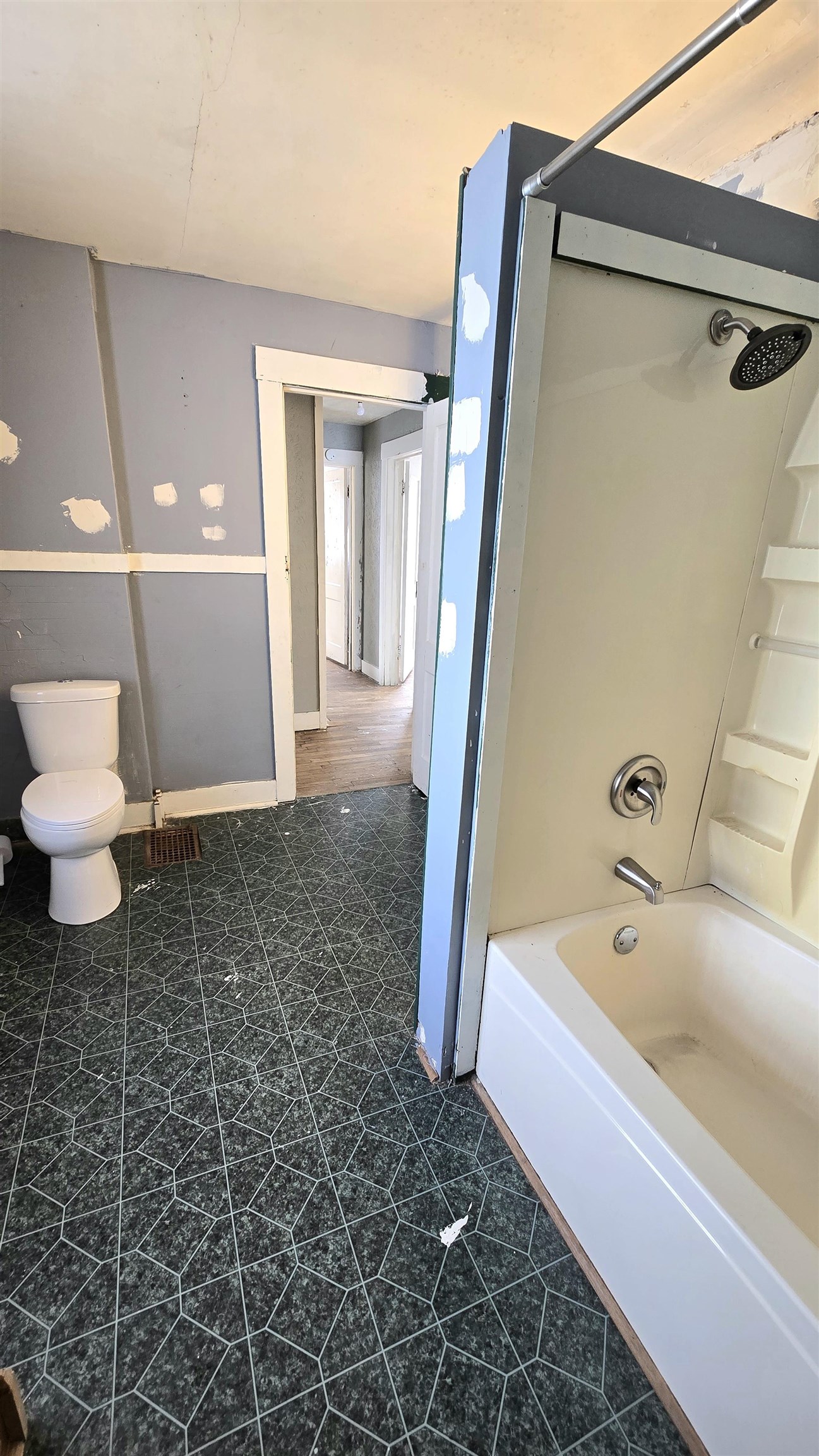 106 N West Pl Property Photo 8