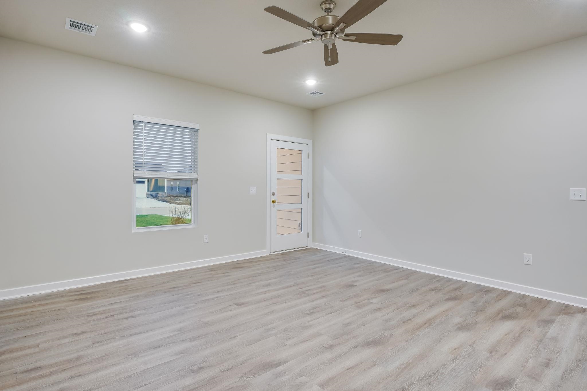 1778 W Redbud Lane Property Photo 3