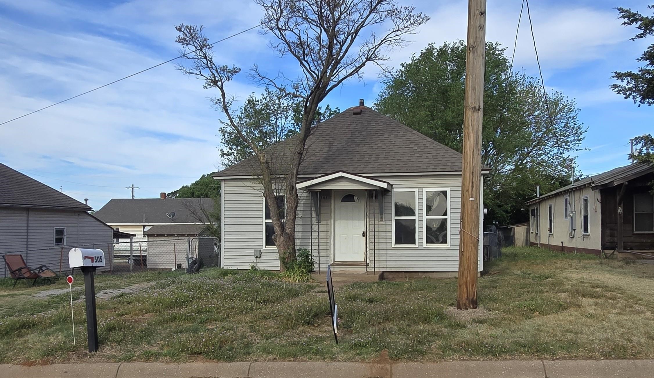 505 N Adams St Property Photo 3