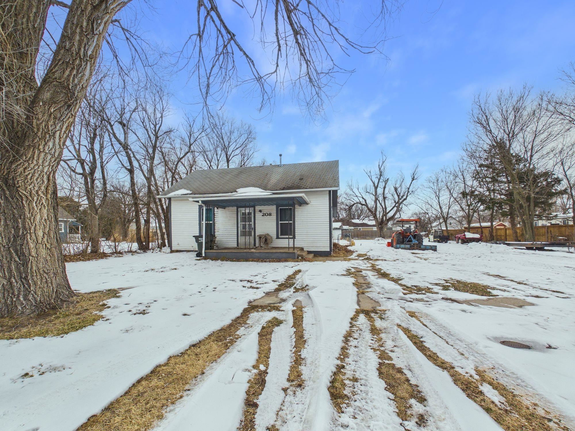 208 S Sedgwick Ave Property Photo 1