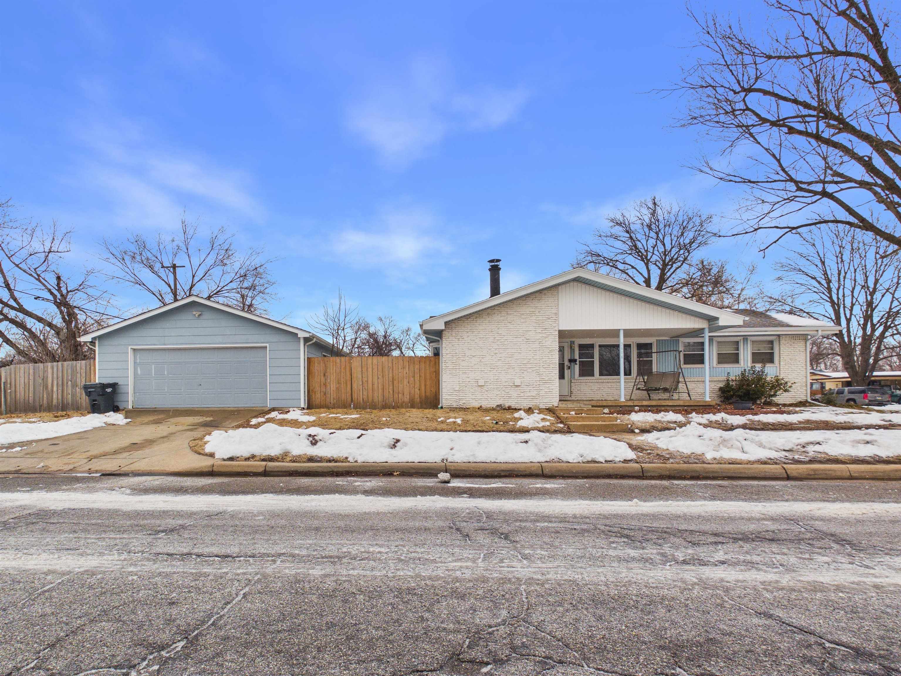 3606 W 18th St N Property Photo 1