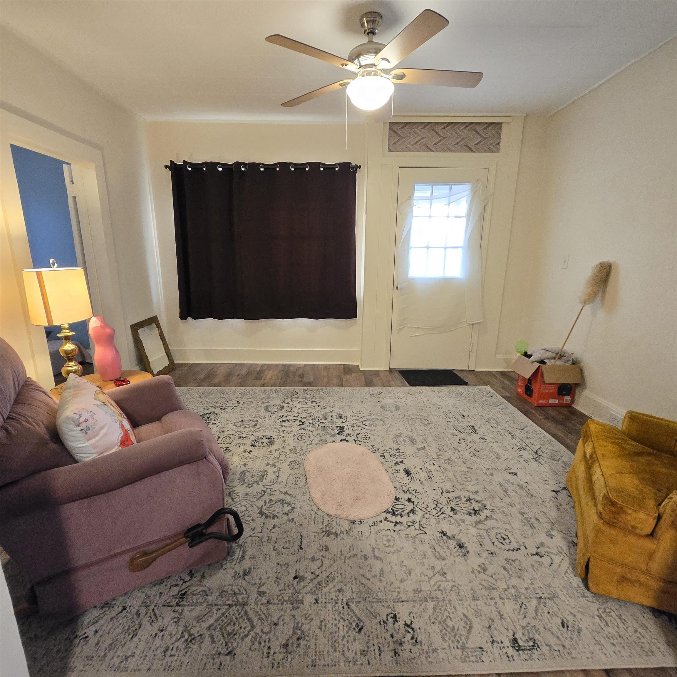301 N Poplar St Property Photo 4