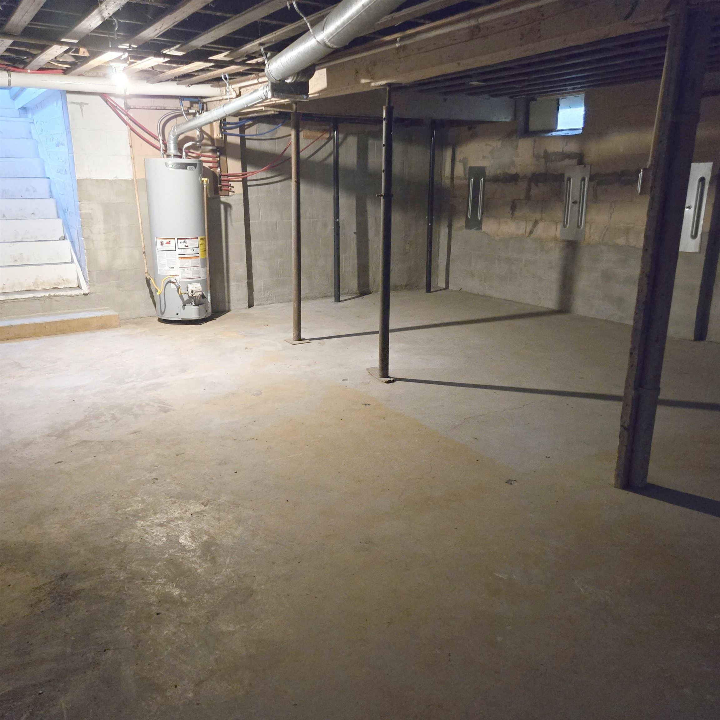 301 N Poplar St Property Photo 24