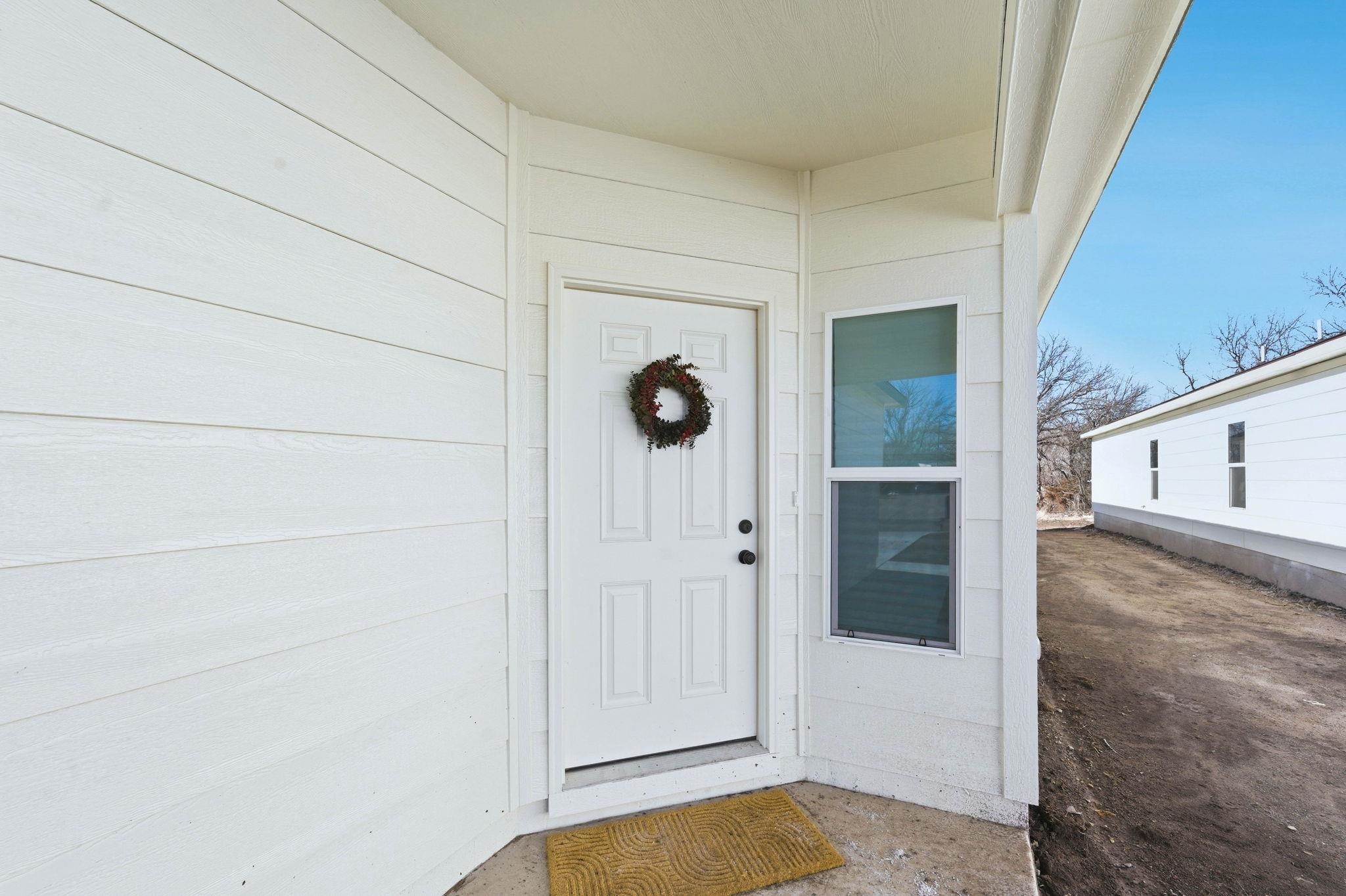 1727 N Main St Property Photo 3