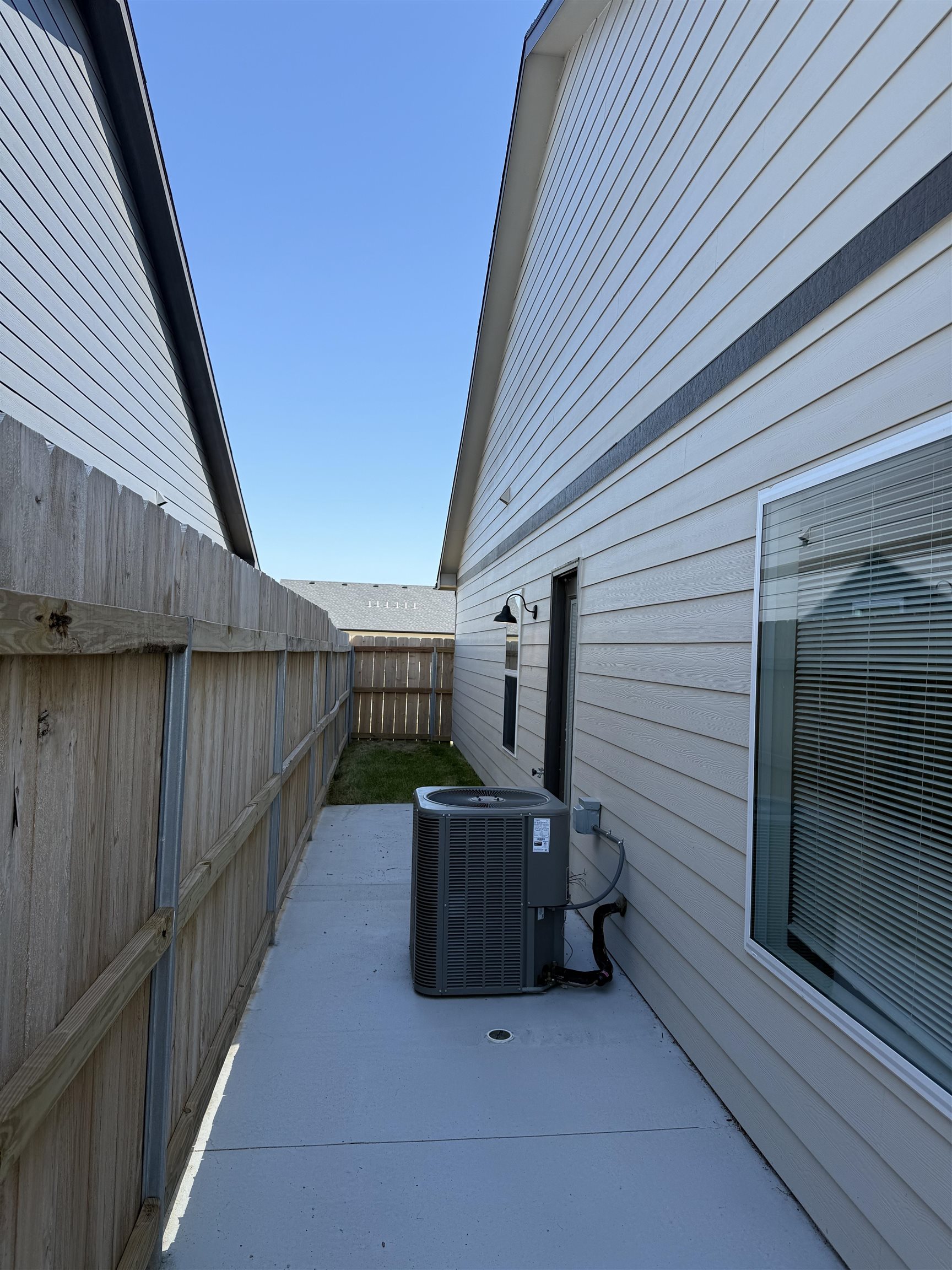 504 E Hayes St Property Photo 17