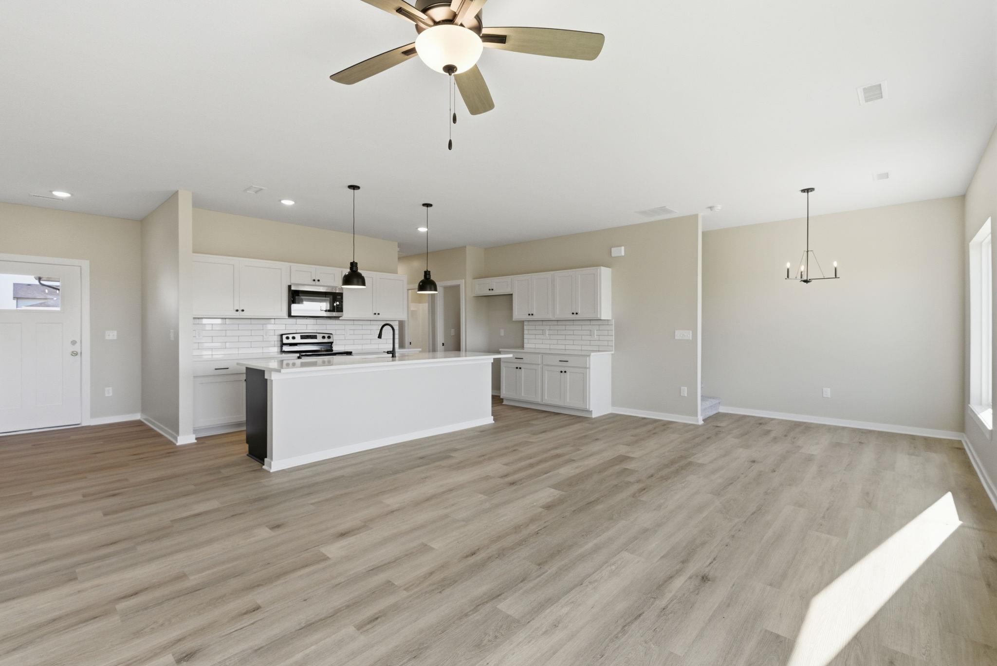 3619 & 3621 W Longleaf St Property Photo 4