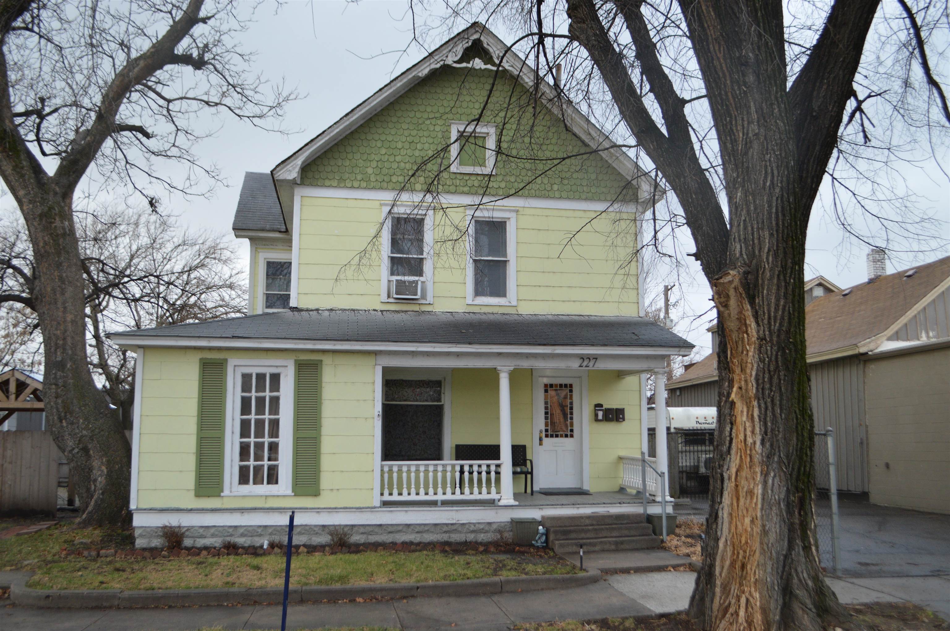 227 N Mathewson Ave Property Photo 1