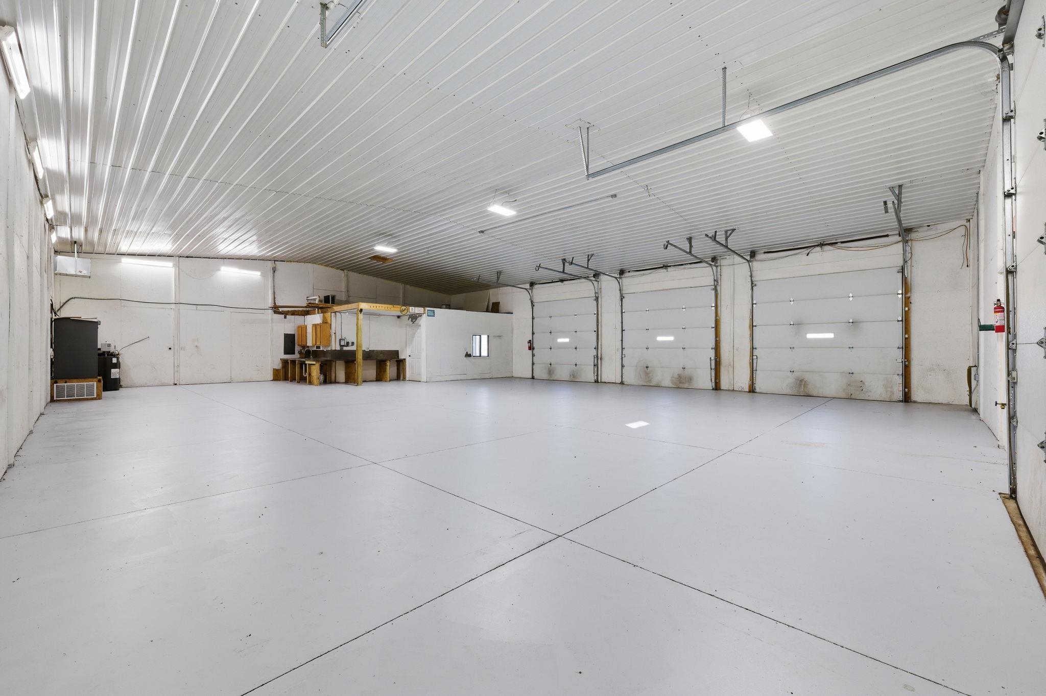 839 E Commercial St Property Photo 17