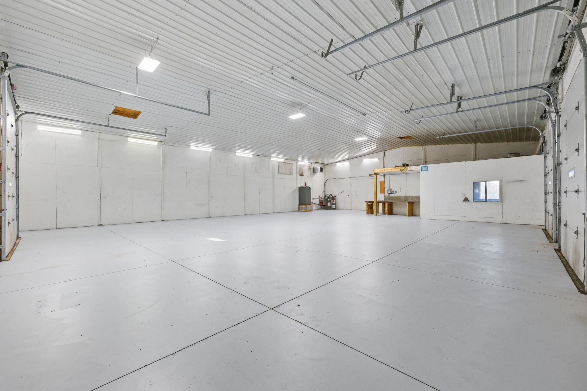 839 E Commercial St Property Photo 18