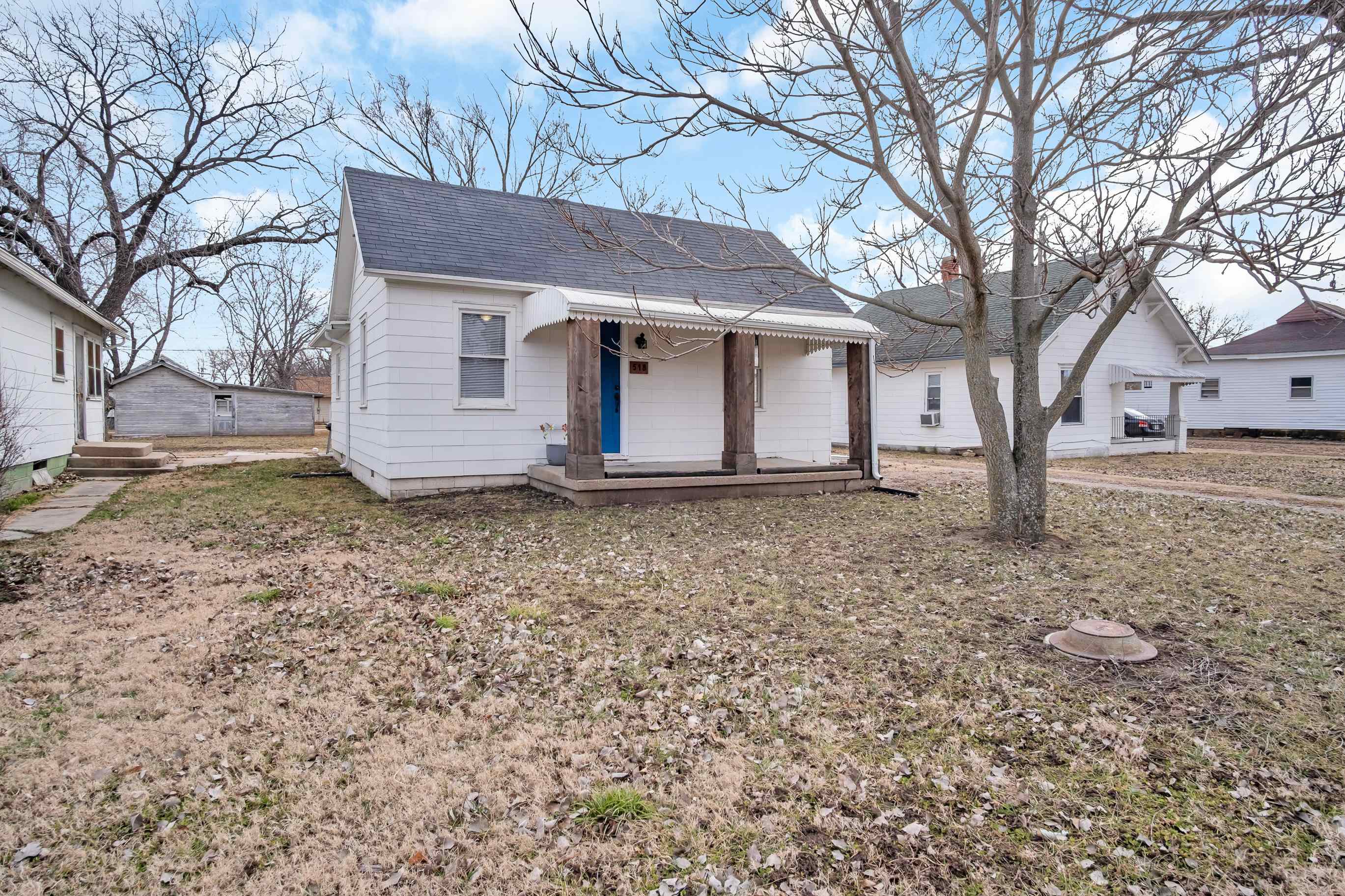 518 N Cedar St Property Photo 2