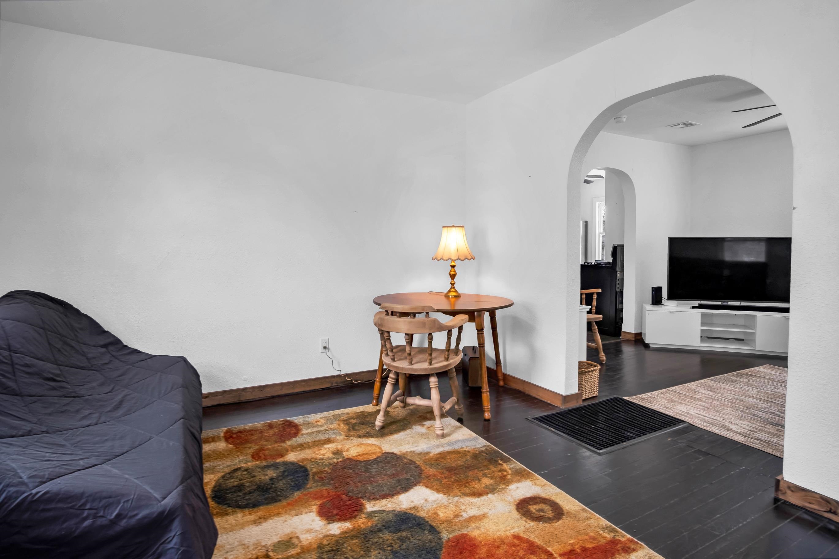 518 N Cedar St Property Photo 6