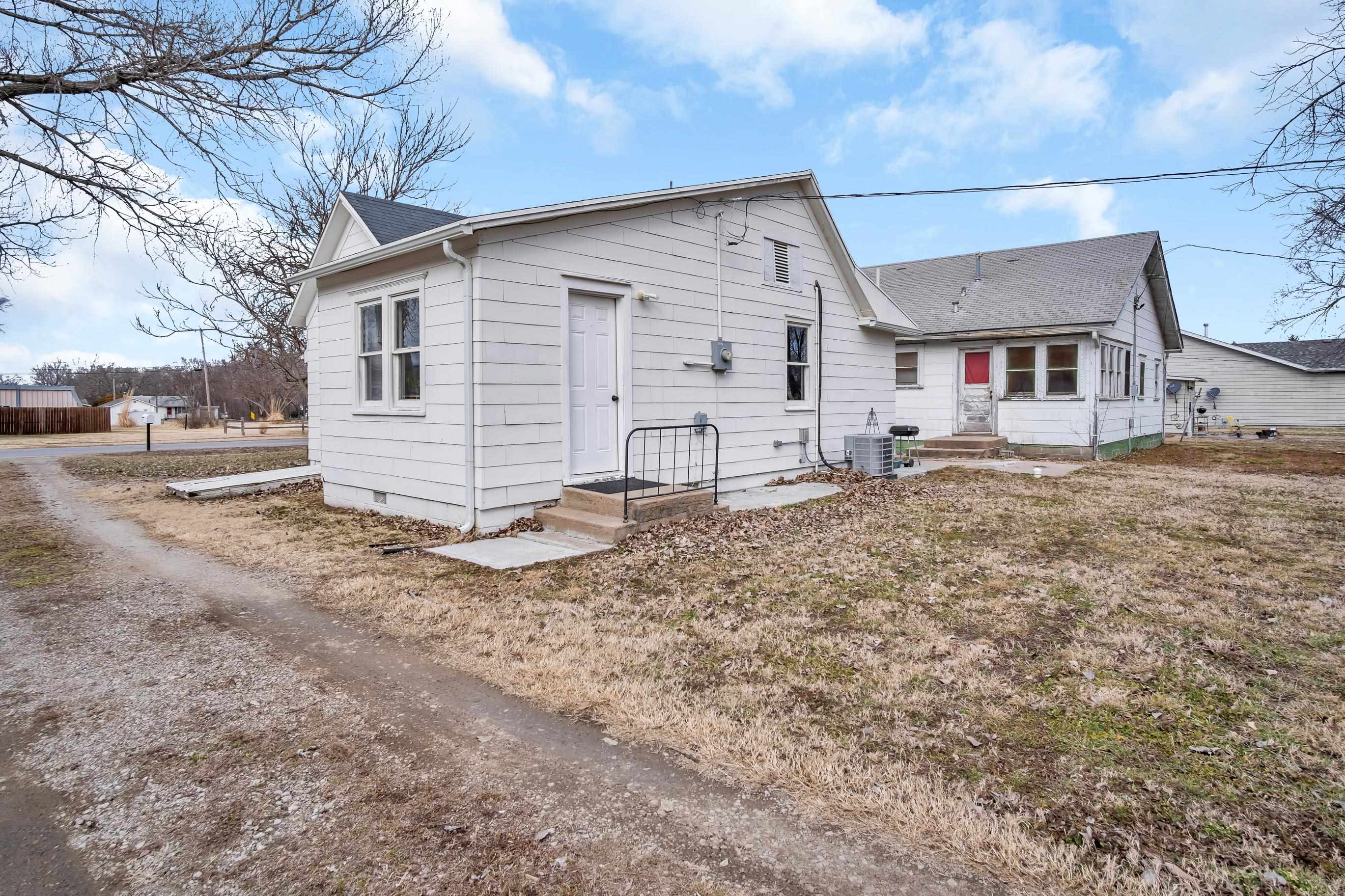 518 N Cedar St Property Photo 21