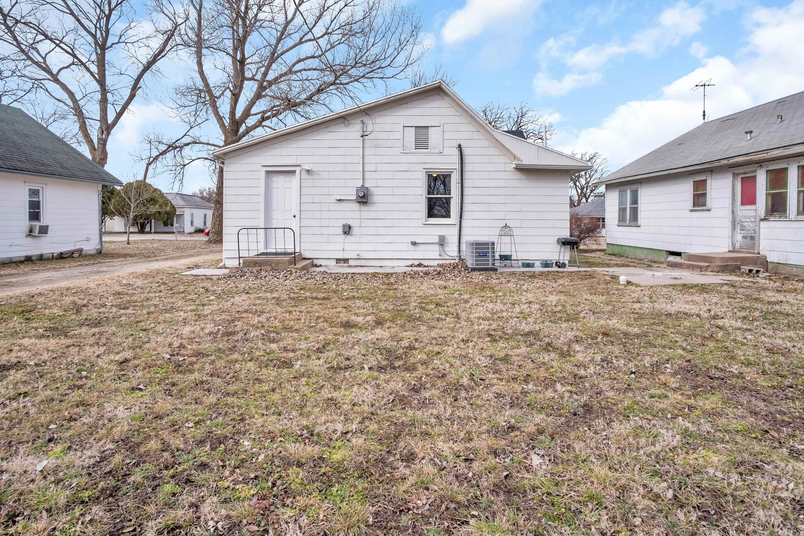 518 N Cedar St Property Photo 22