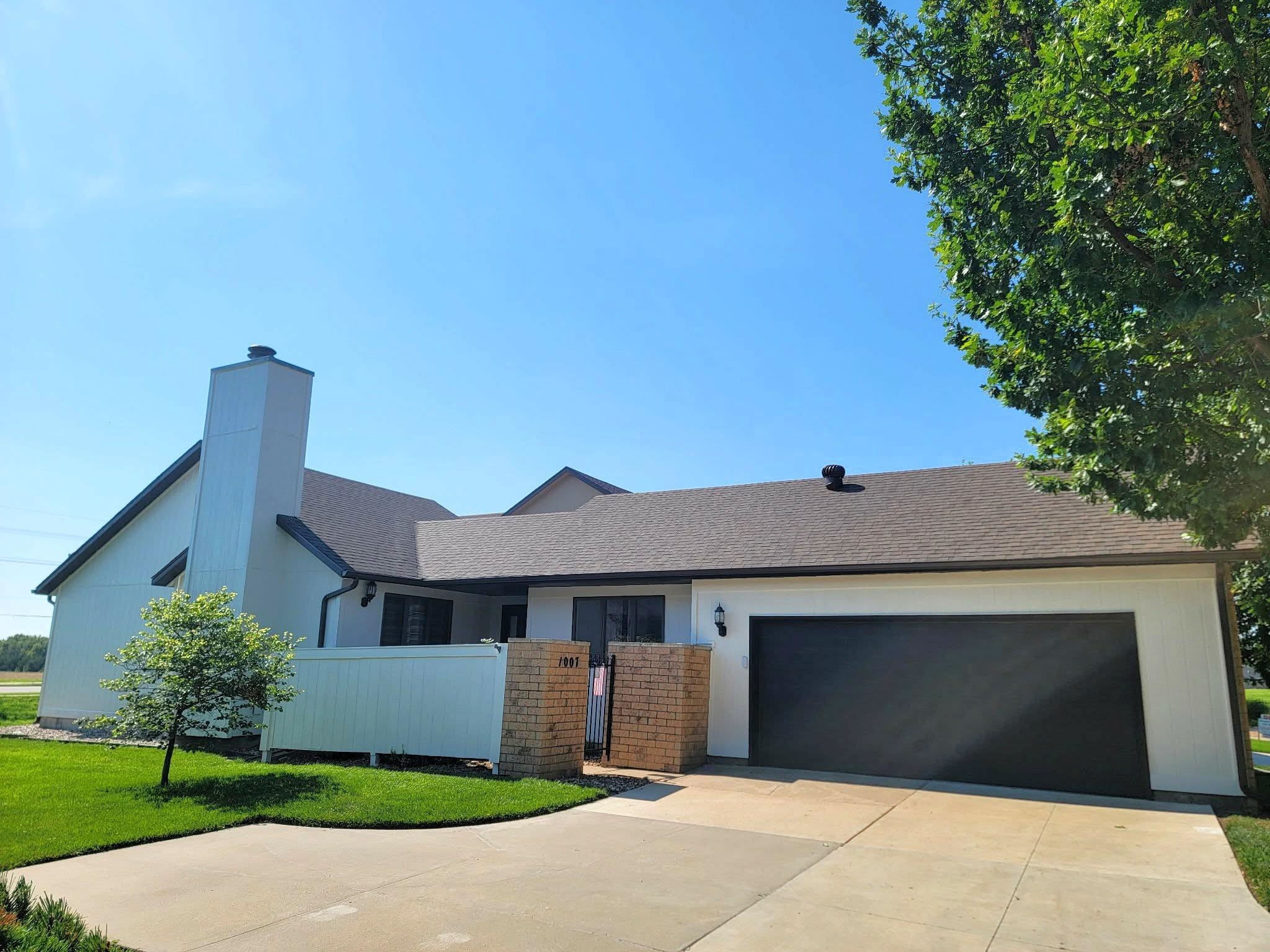 1007 Burr Oak Ln Property Photo 1