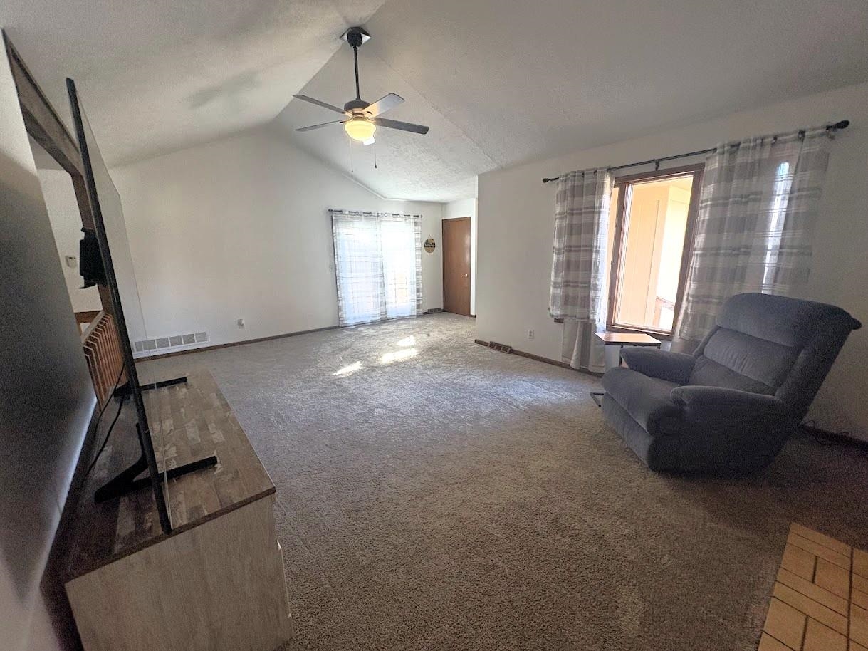 1007 Burr Oak Ln Property Photo 3