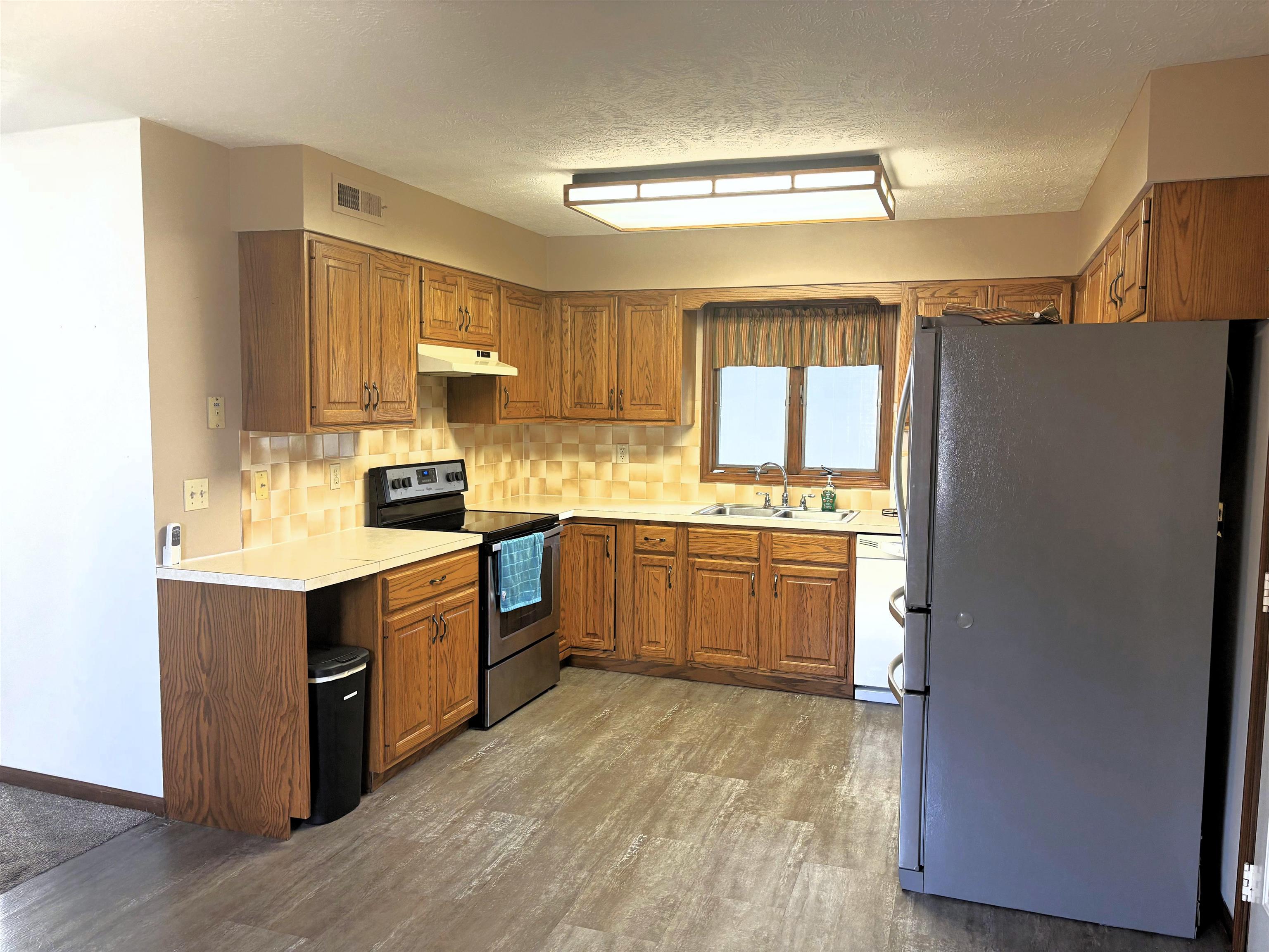 1007 Burr Oak Ln Property Photo 6