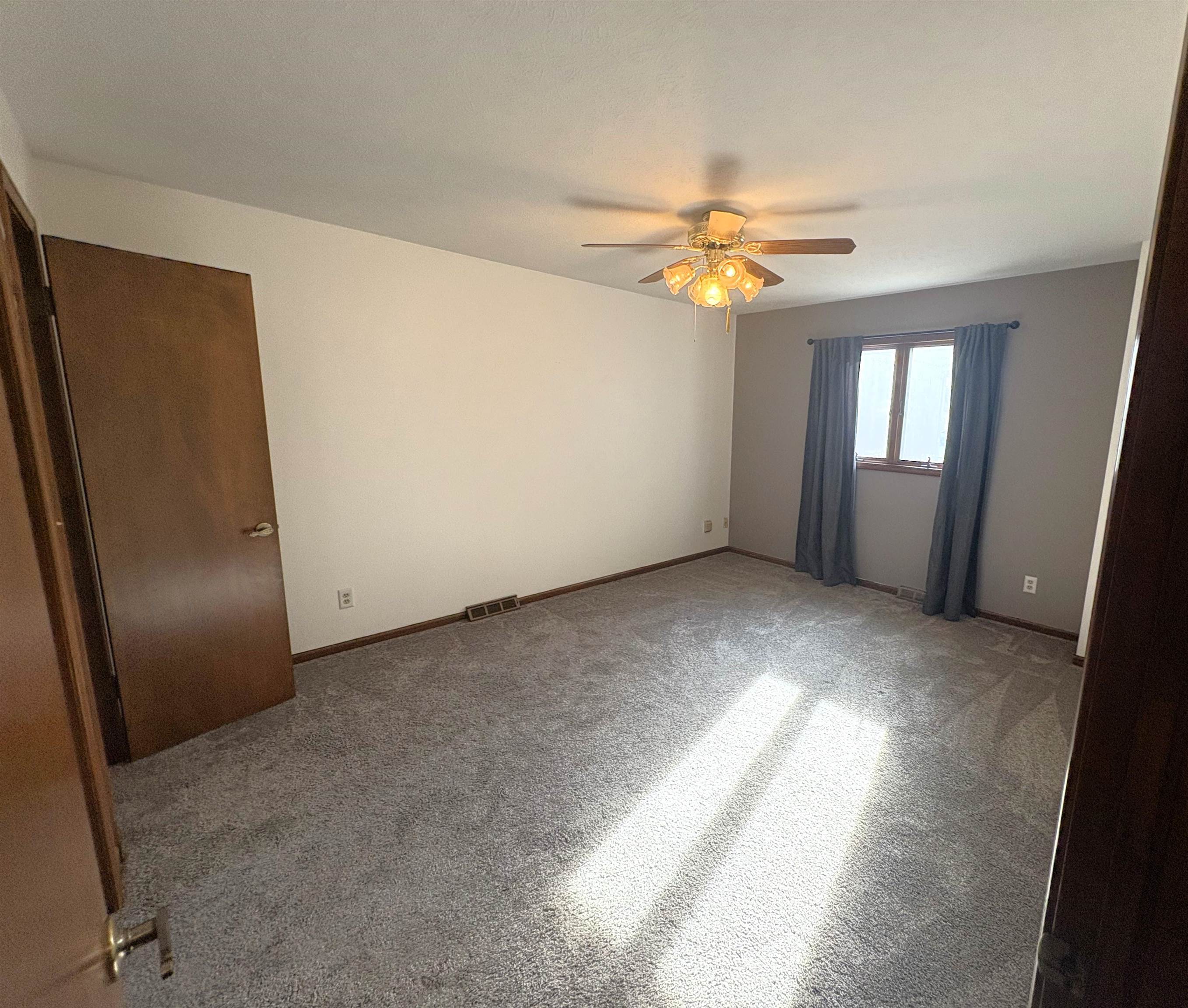 1007 Burr Oak Ln Property Photo 11