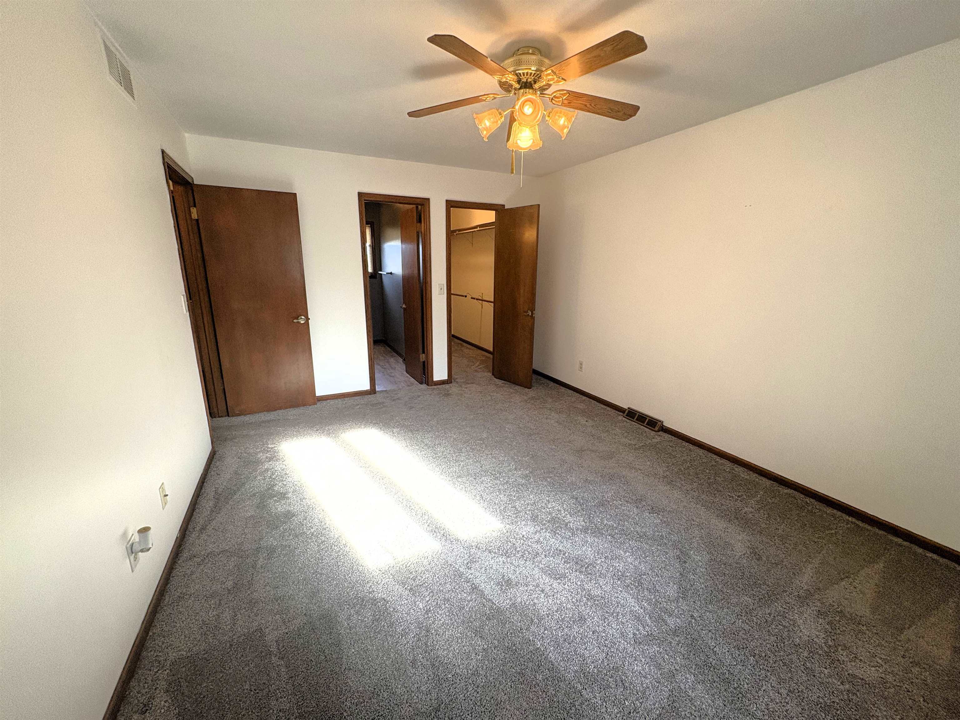 1007 Burr Oak Ln Property Photo 12