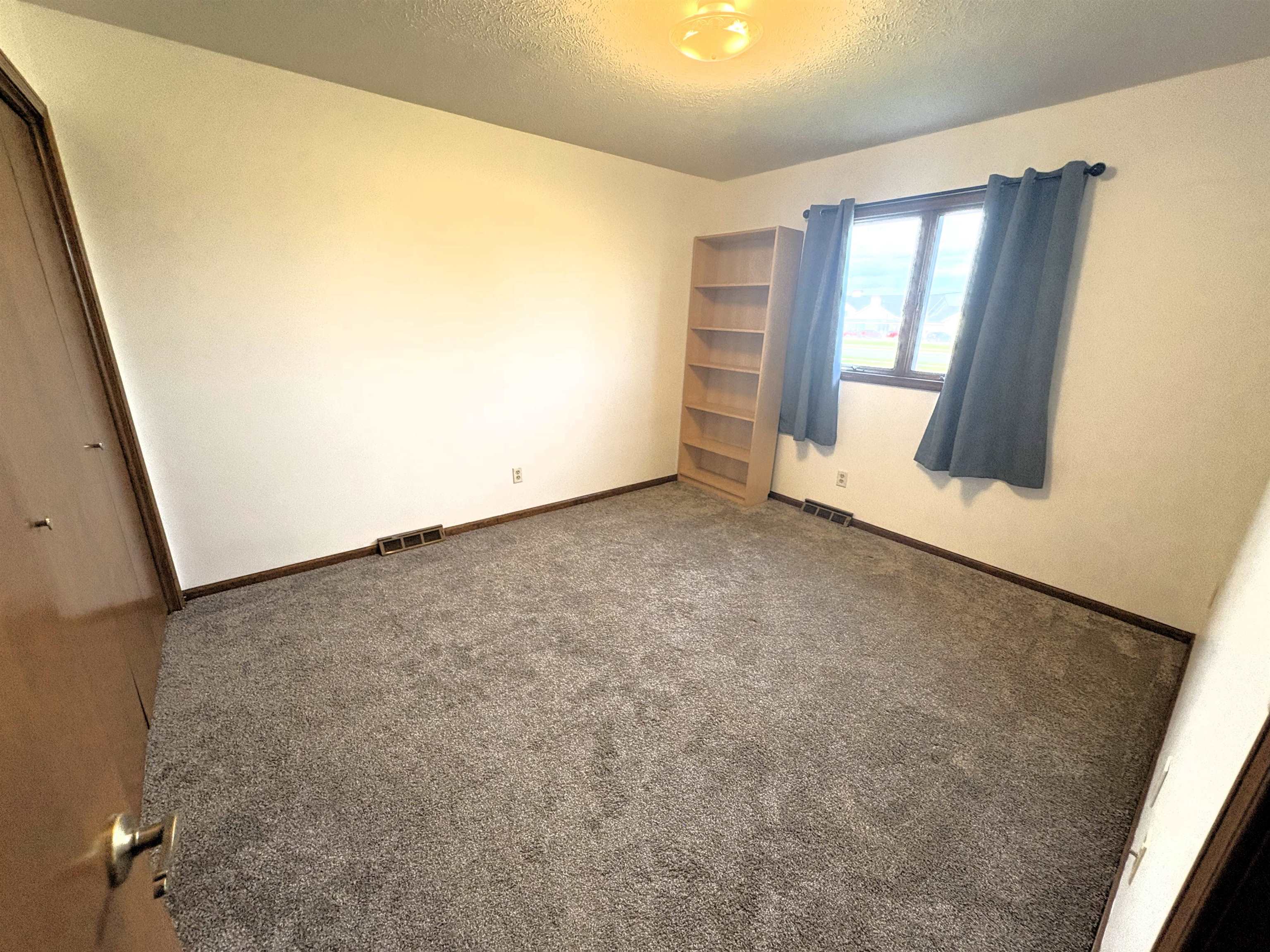 1007 Burr Oak Ln Property Photo 15