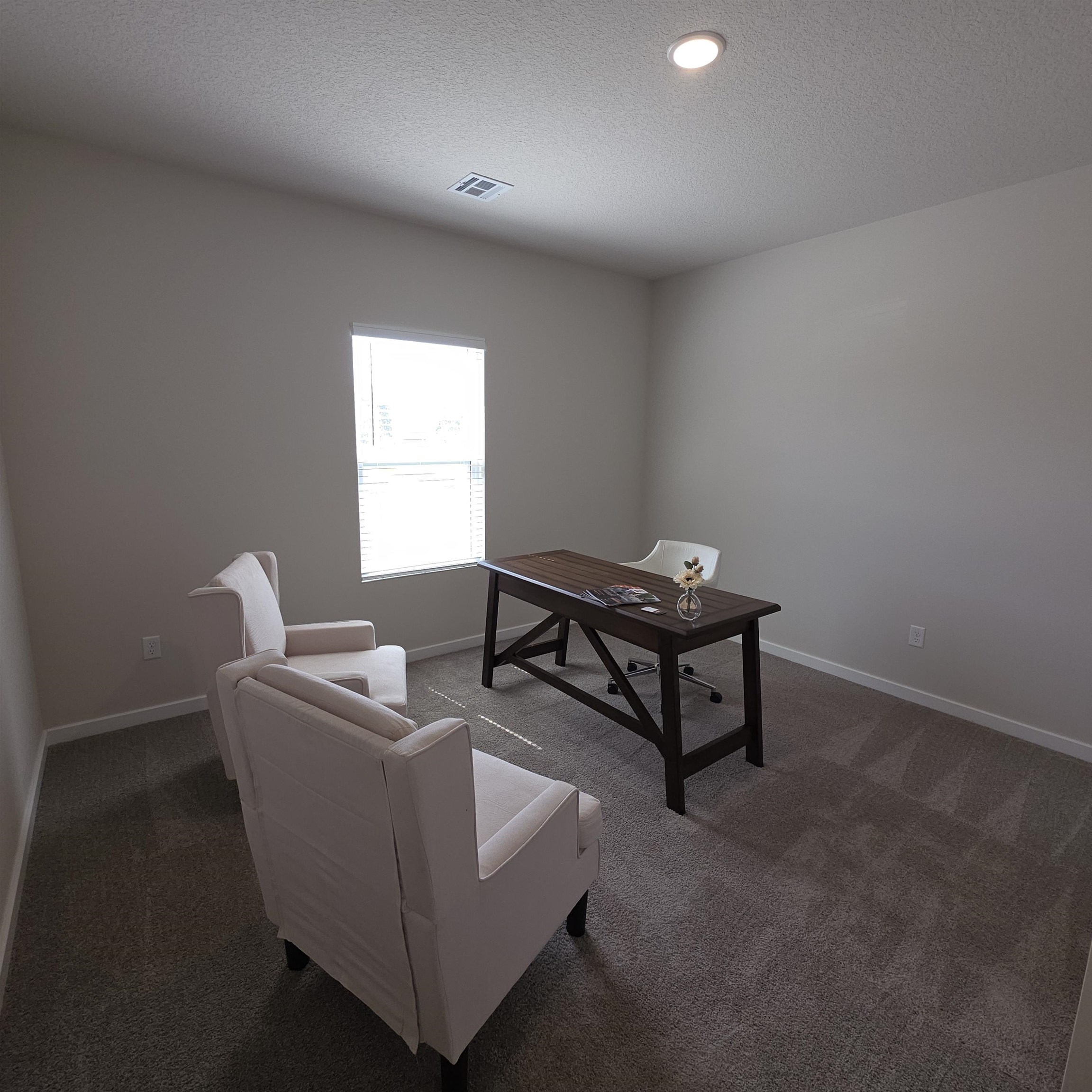 928 N Forestview Ct Property Photo 2