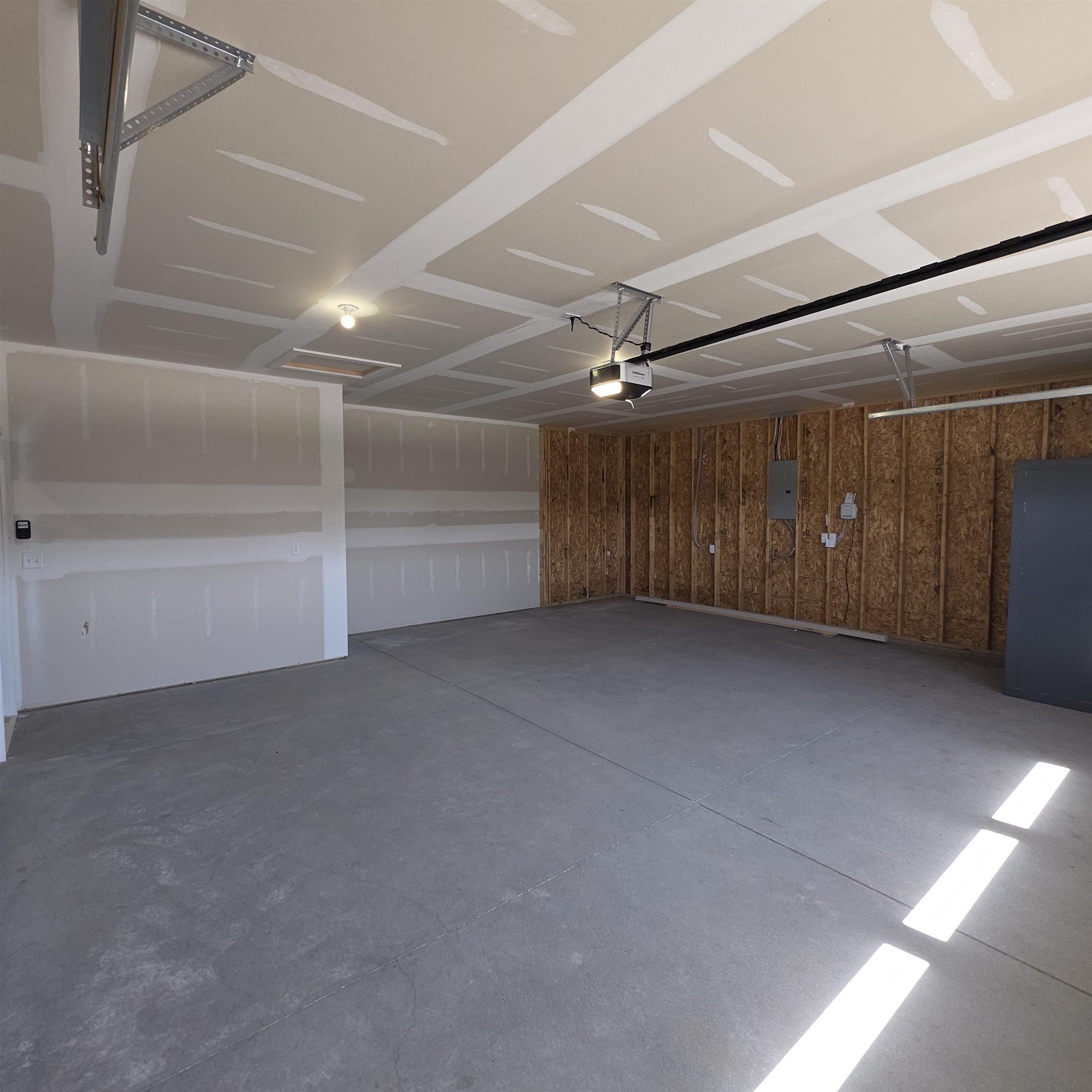 928 N Forestview Ct Property Photo 17