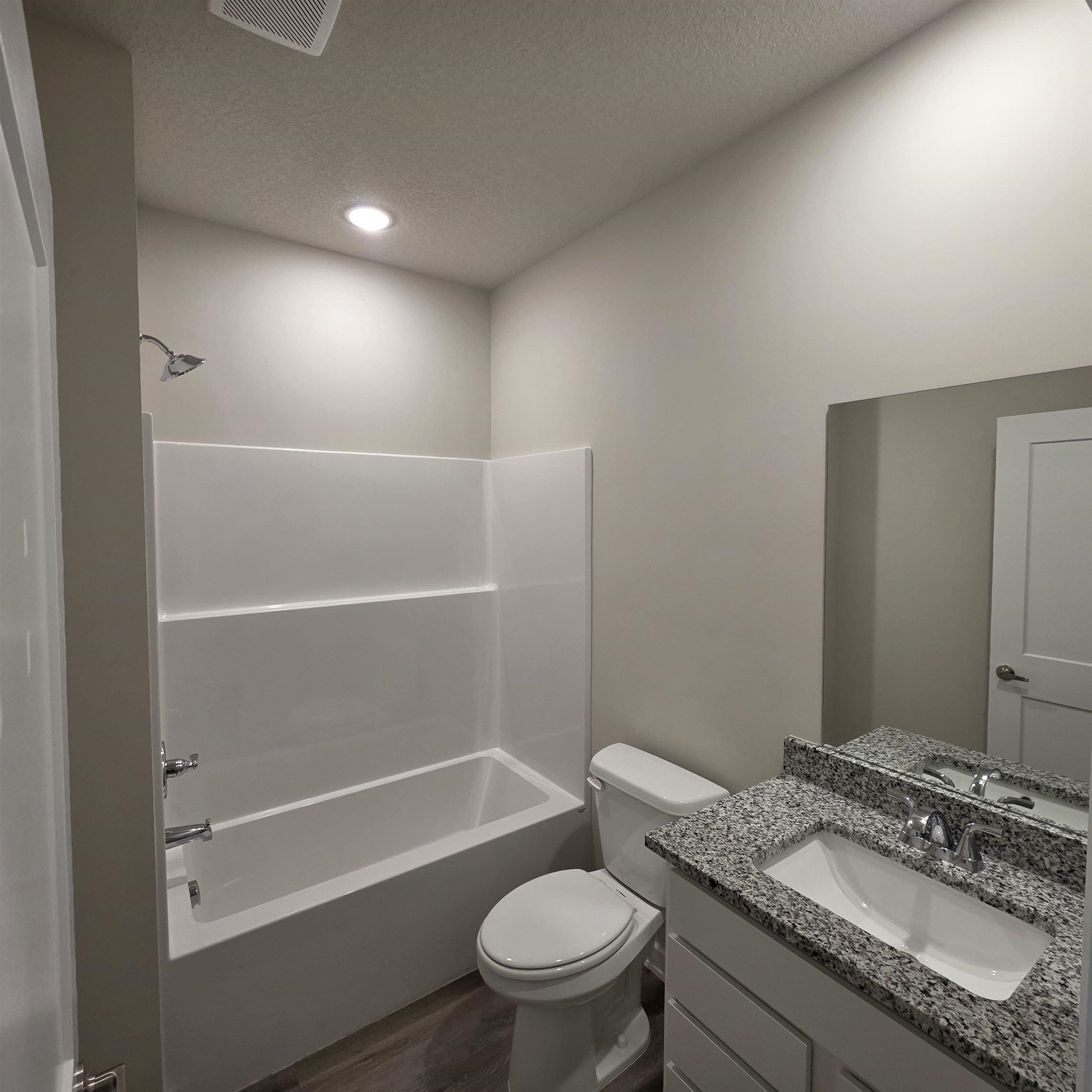 927 N Forestview St Property Photo 5