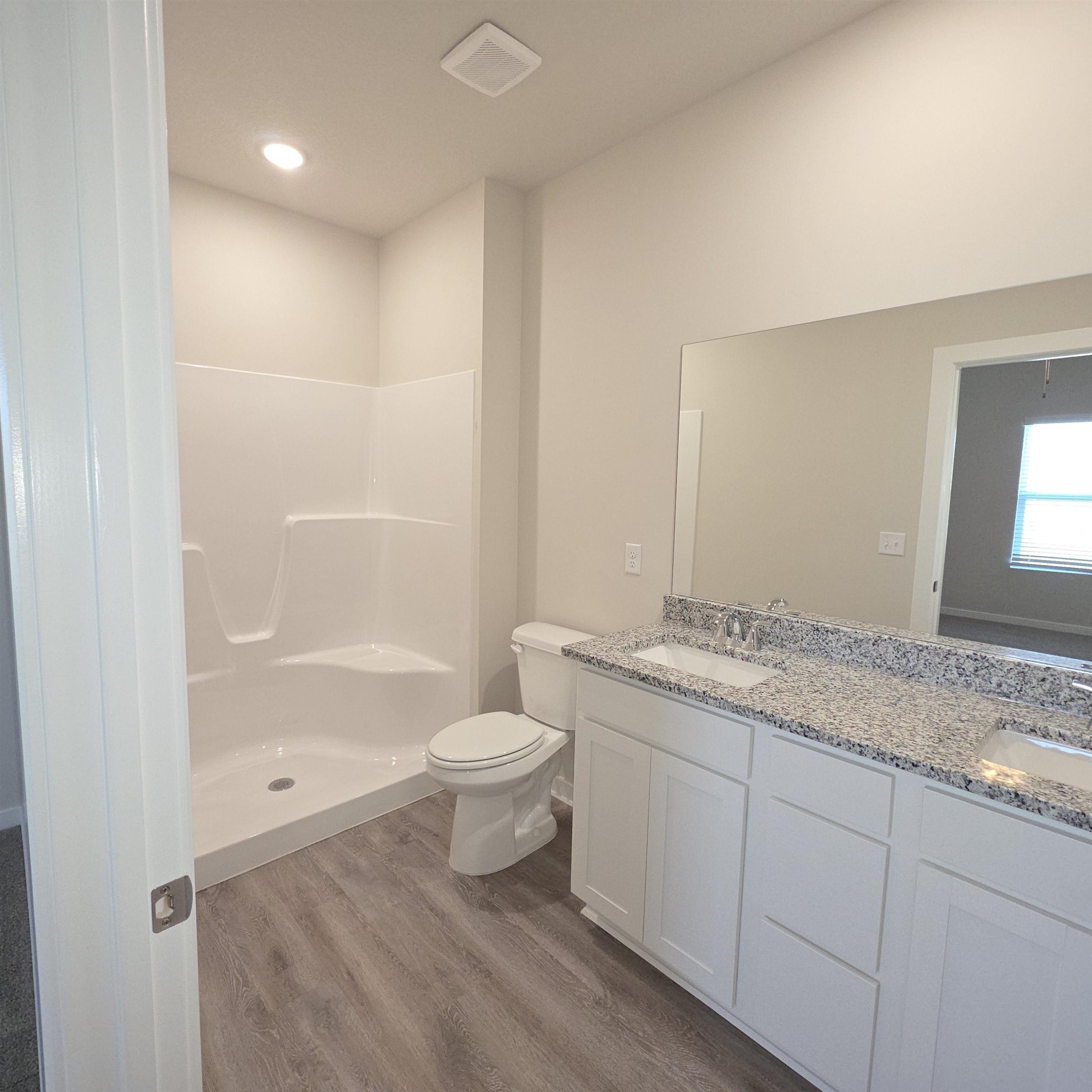 927 N Forestview St Property Photo 10