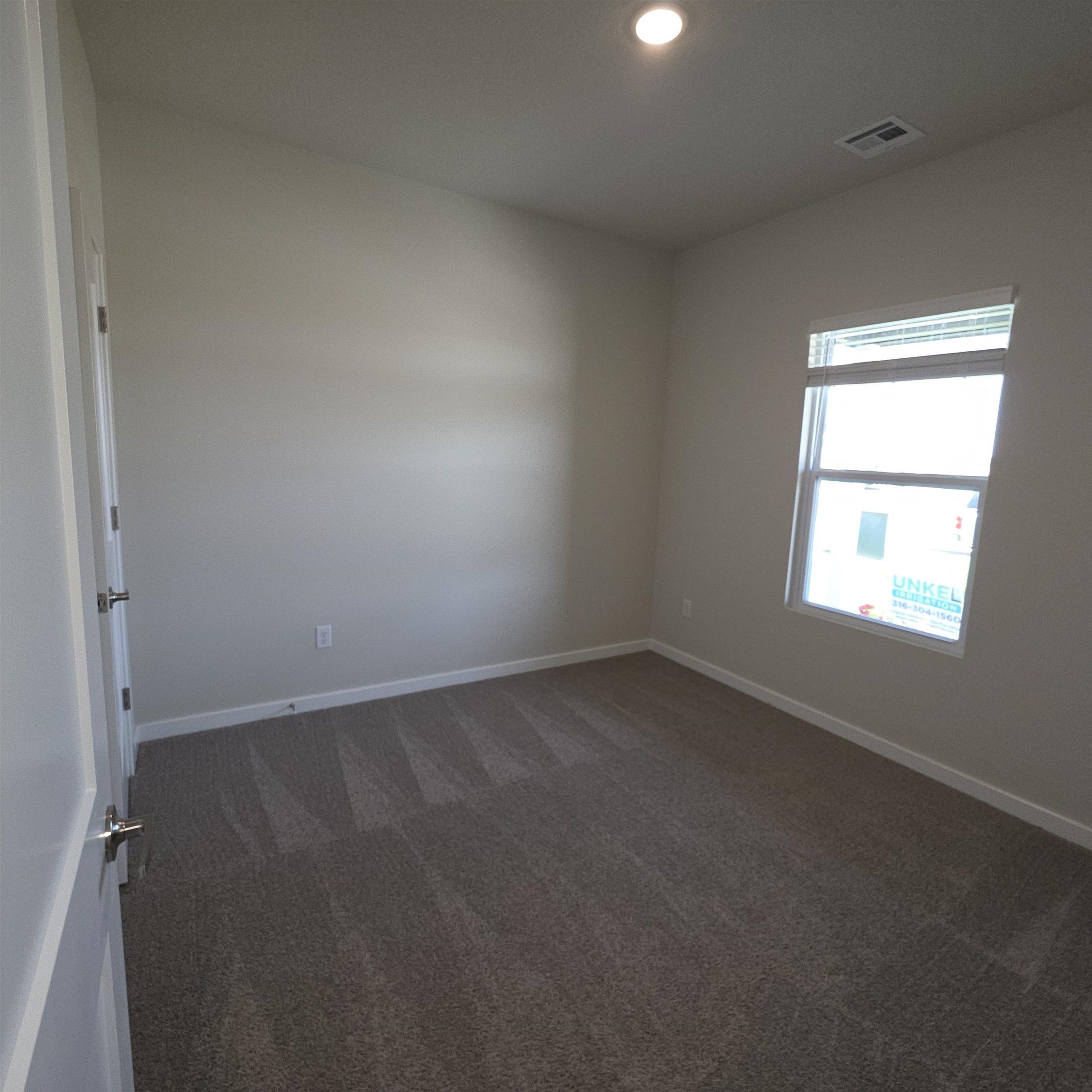 915 N Forestview St Property Photo 8