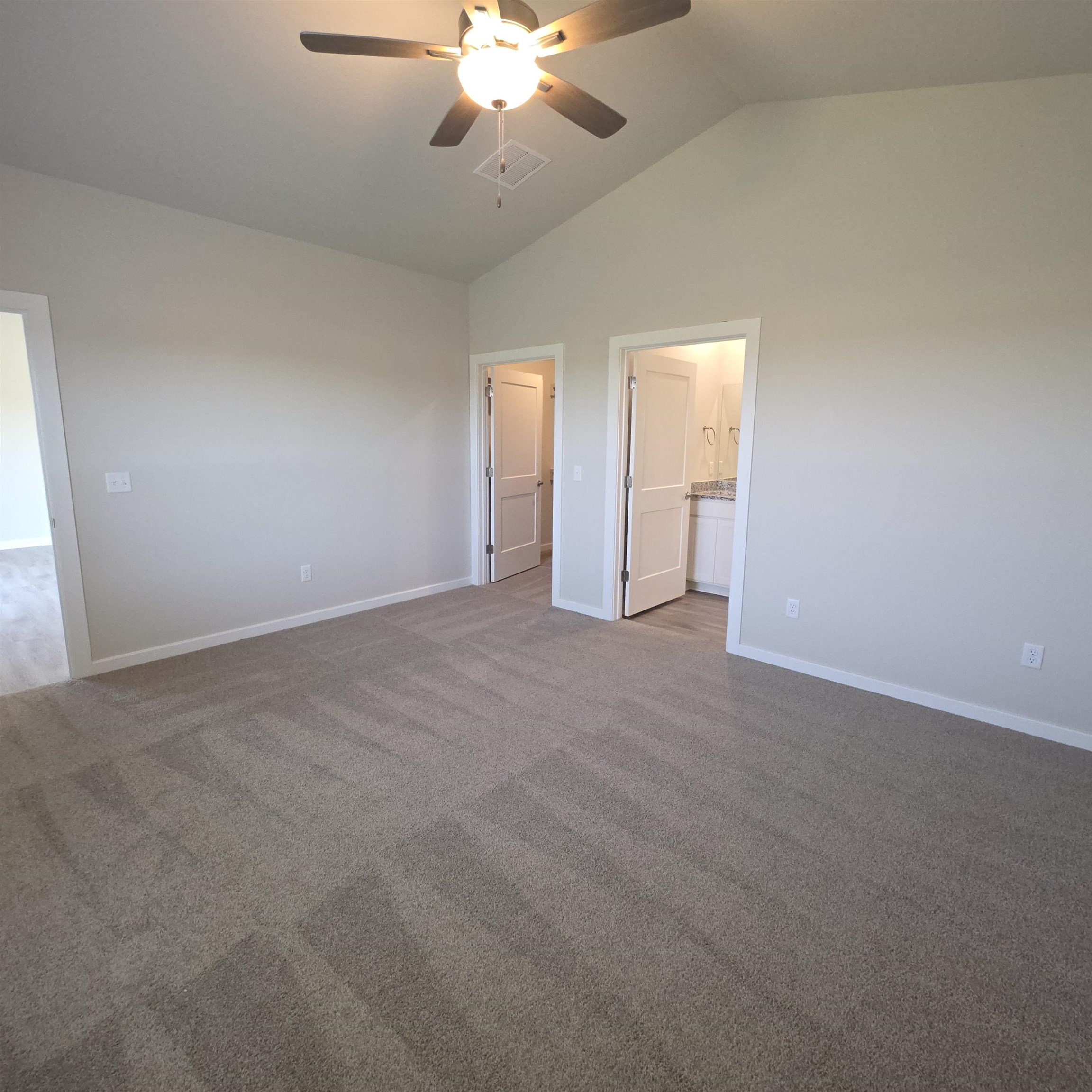 915 N Forestview St Property Photo 11