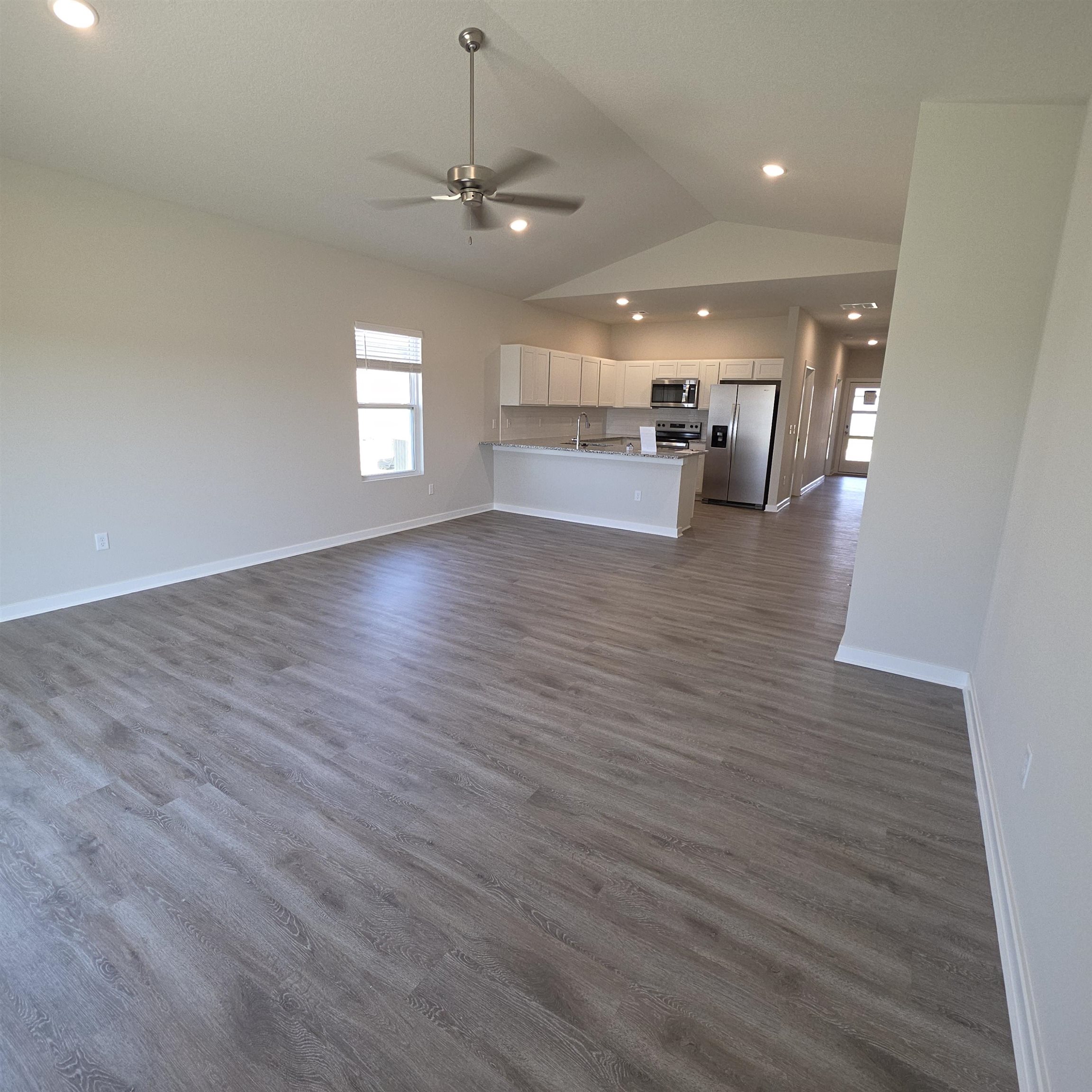 915 N Forestview St Property Photo 12