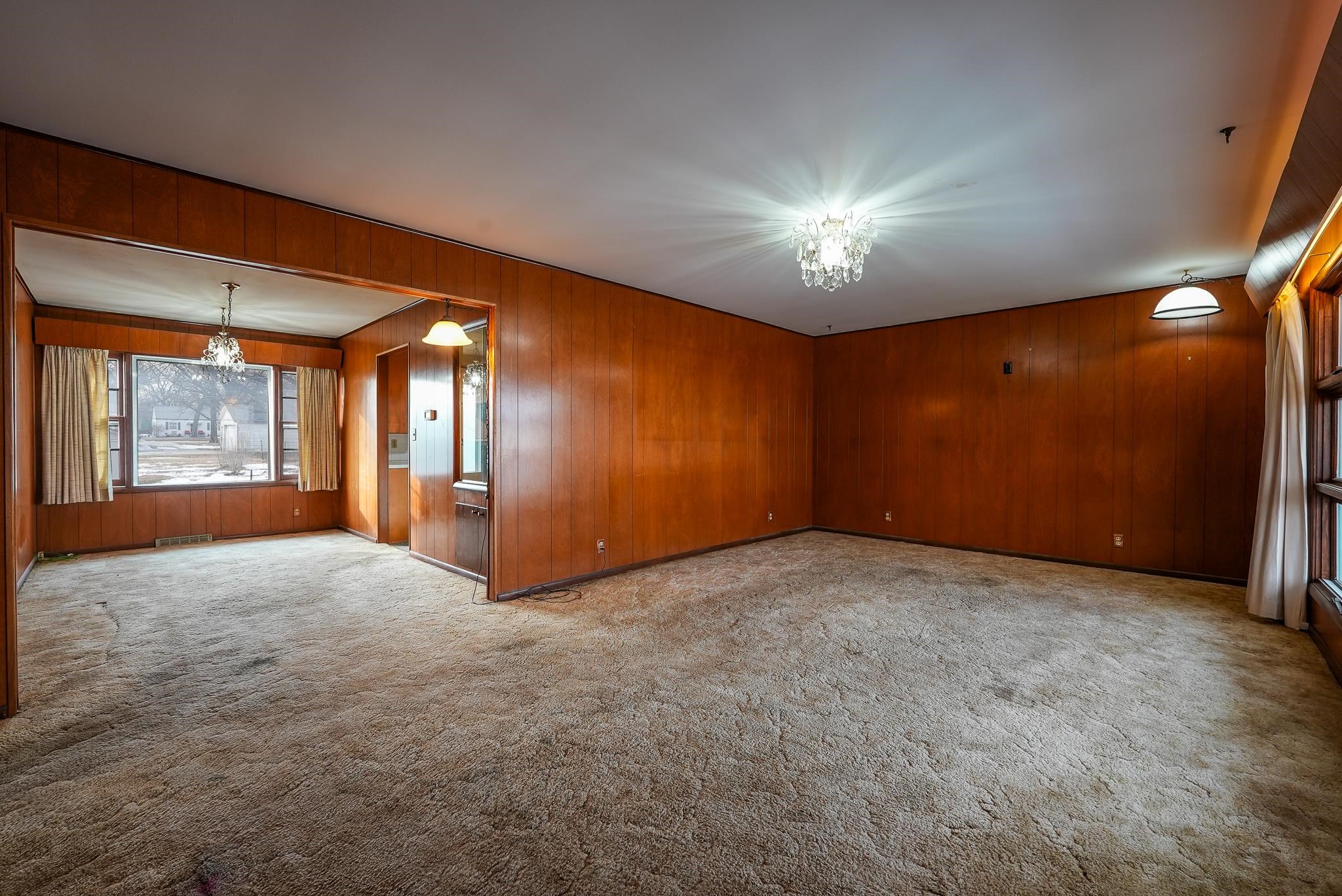 111 S Jefferson St Property Photo 3