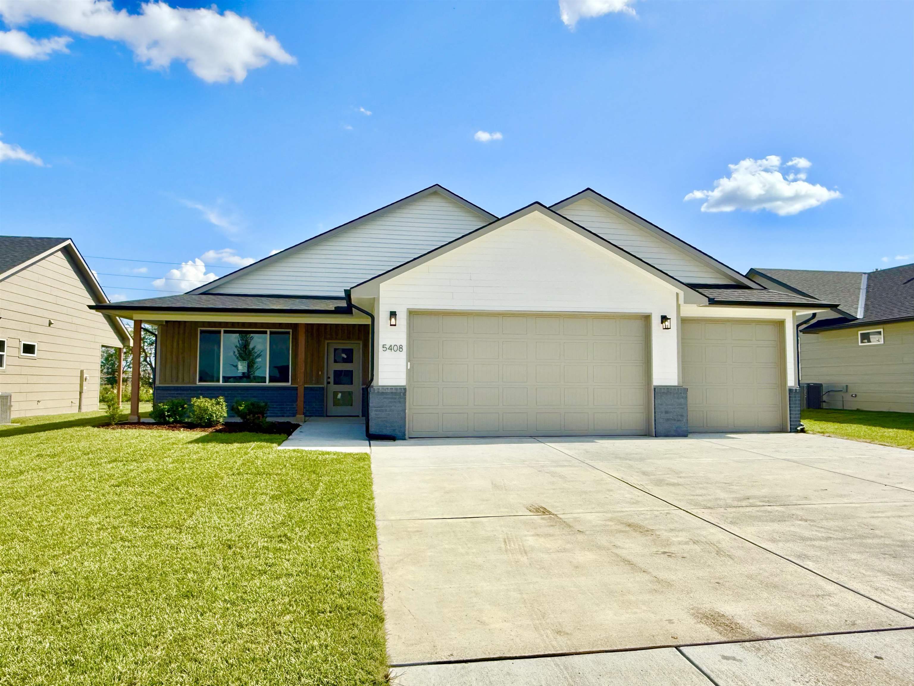 5408 N Toben Ct Property Photo 1